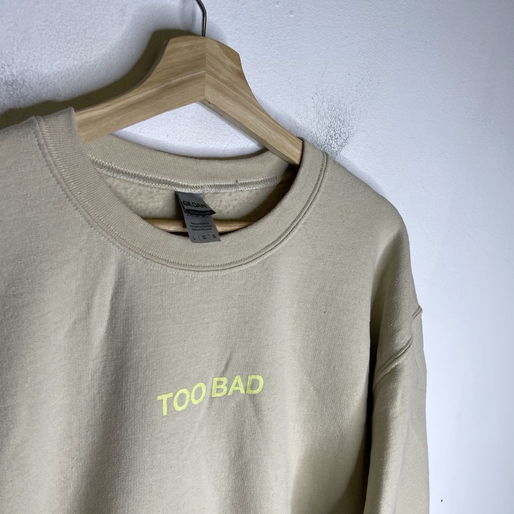 Gildan Barstool Sports Crewneck Sweatshirt Adult Large Chicks in The Office Too Bad Beige Cotton Blend Knit Logo Barstool Sports Crewneck Sweatshirt USA? Size US L / EU 52-54 / 3 - 5 Thumbnail