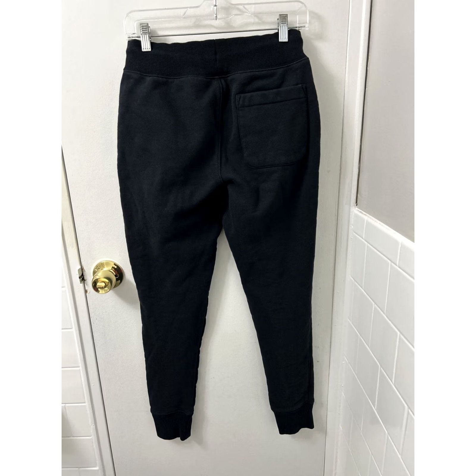Champion VINTAGE Champion Reverse Weave Jogger Sweatpants Men's S Black Cotton Blend Embroidered Logo Elastic Waist Pockets Tapered Leg Activewear Jogger Style Size US 29 - 7 Thumbnail