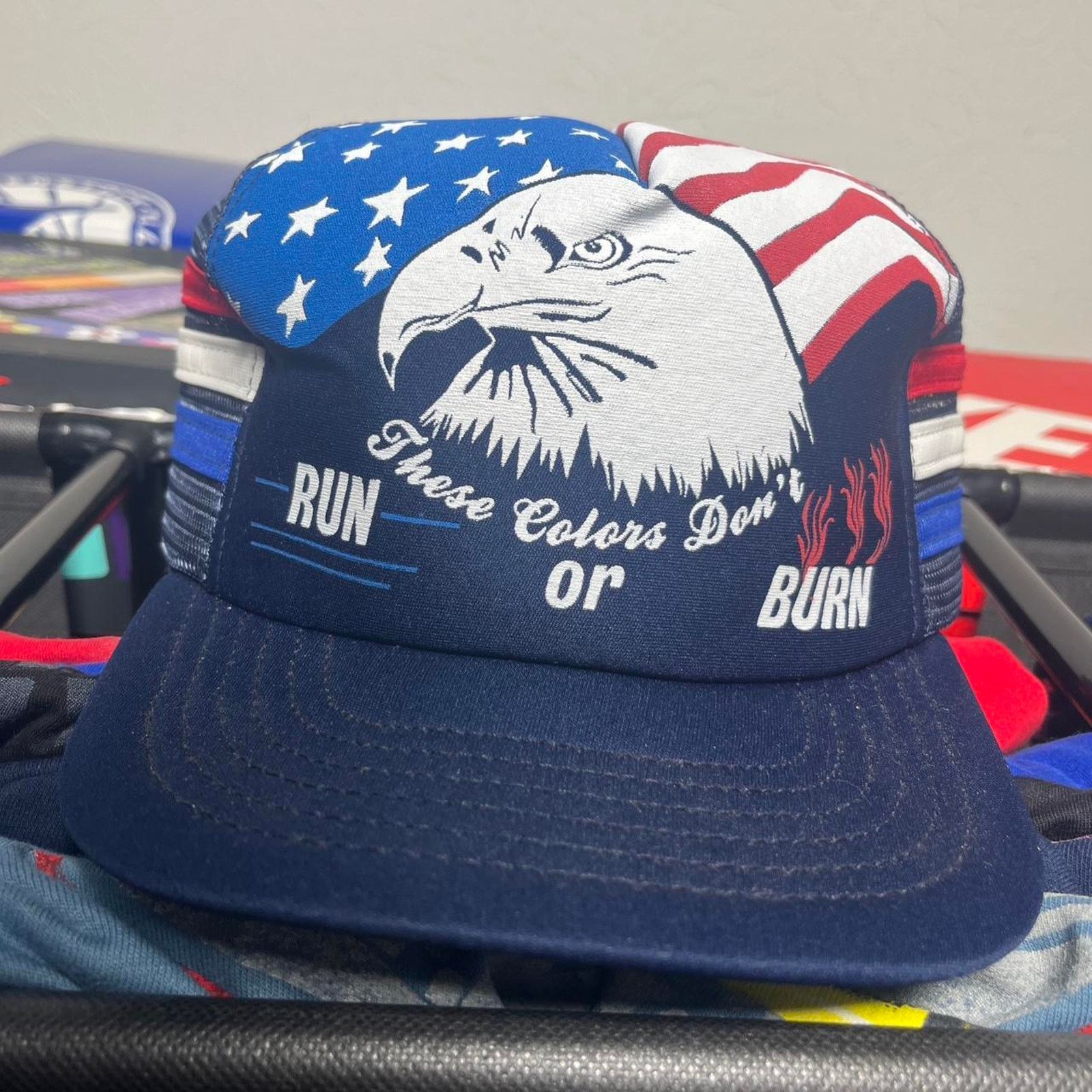 Vintage Vintage Navy and white cap with a patriotic design Size ONE SIZE - 1 Thumbnail