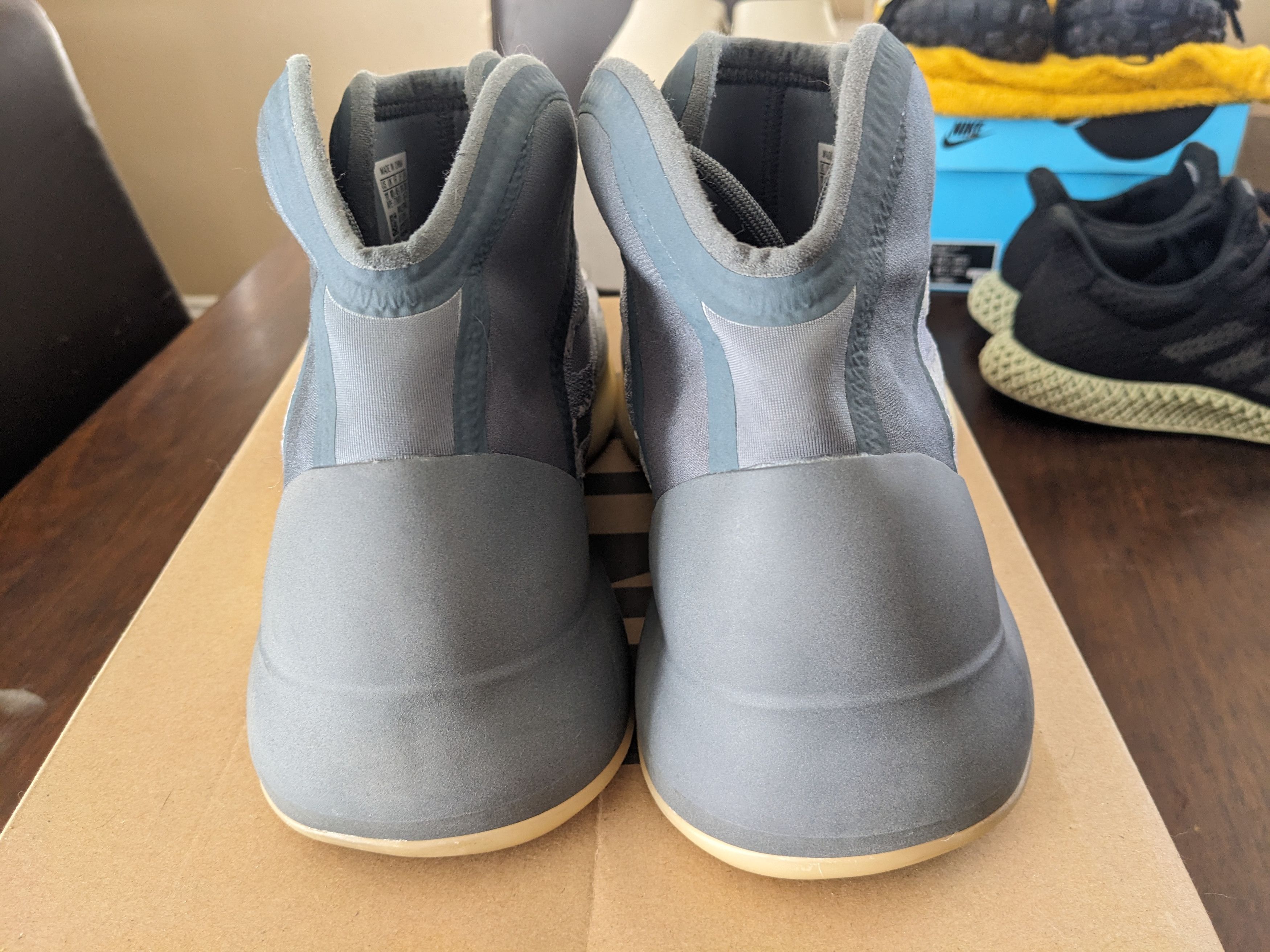 Yeezy Yeezy Quantum Mono Carbon Size US 11 / EU 44 - 4 Thumbnail