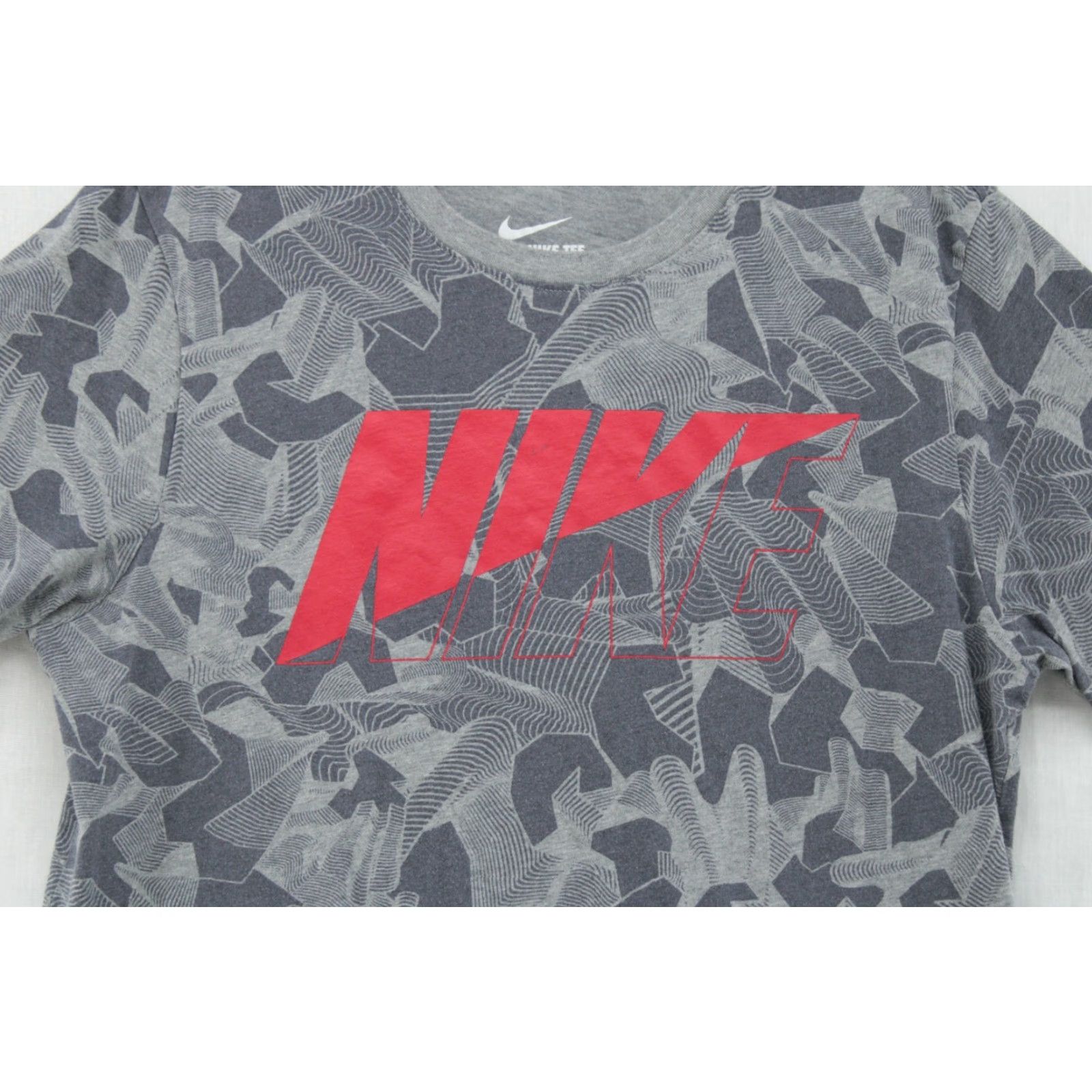 Nike VINTAGE Nike Moving Mountains Tee Shirt Men's Medium Gray Camo Graphic Print Casual Size US M / EU 48-50 / 2 - 2 Thumbnail