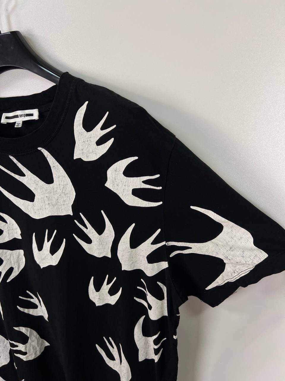 Alexander McQueen Alexander McQueen luxury t-shirts size M Size US M / EU 48-50 / 2 - 10 Thumbnail