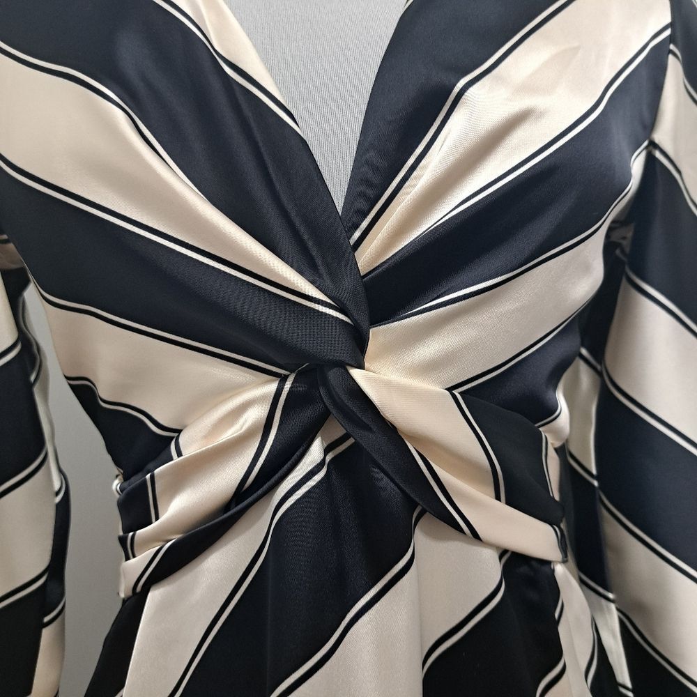 H&M H&M Twist Detail V-Neck Satin Dress Size XS Cream/ Black Size XS / US 0-2 / IT 36-38 - 13 Thumbnail