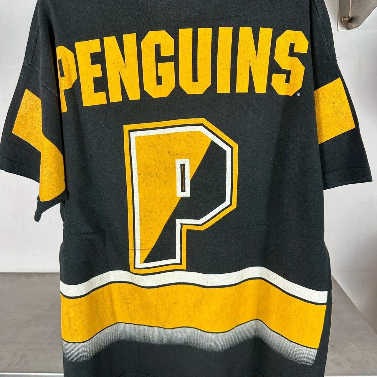 Vintage Vintage 1994 Pittsburgh Penguins AOP NHL T-shirt Size US XL / EU 56 / 4 - 4 Thumbnail