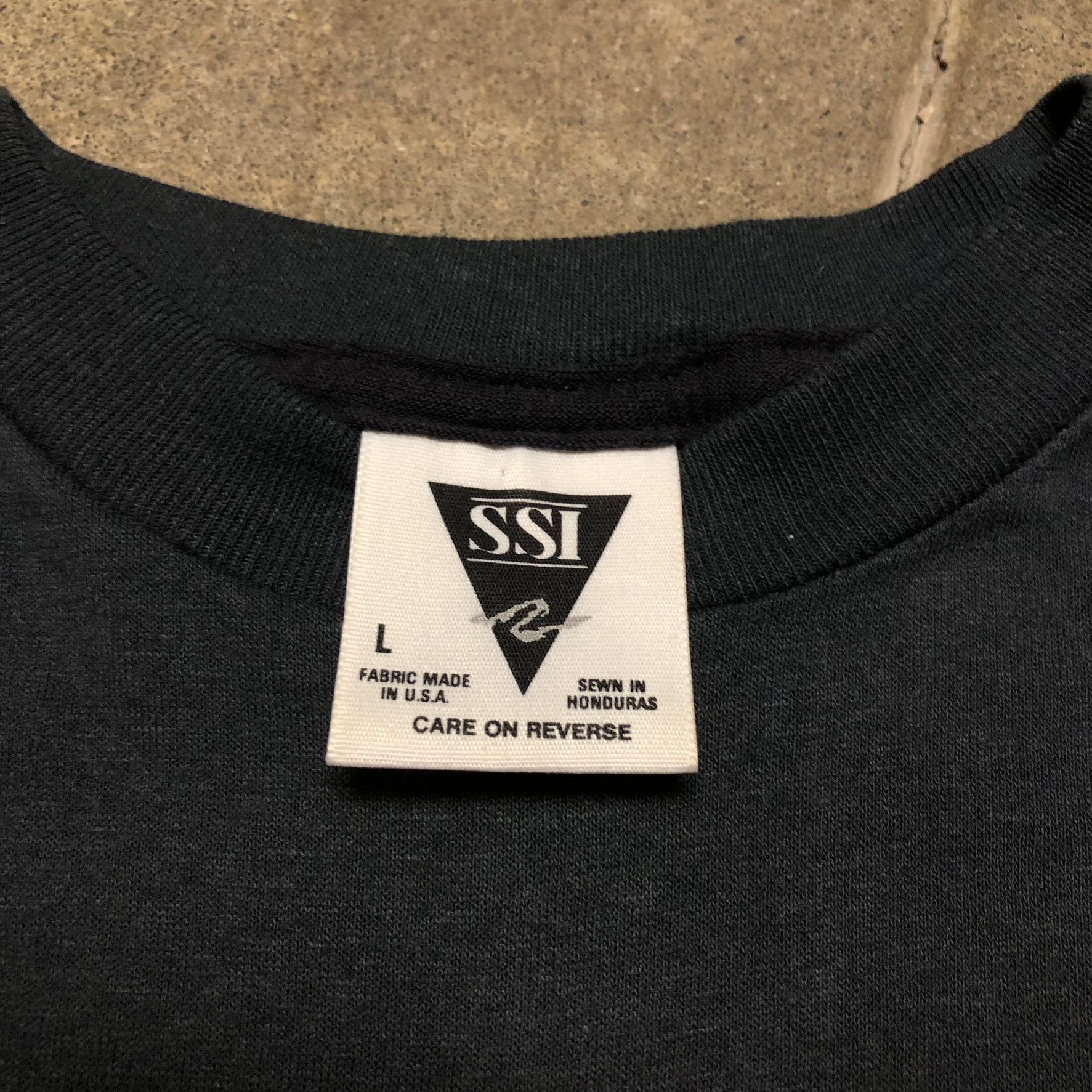 Vintage Vintage 1991 Operation Desert Storm US Military T-Shirt Size US L / EU 52-54 / 3 - 11 Thumbnail