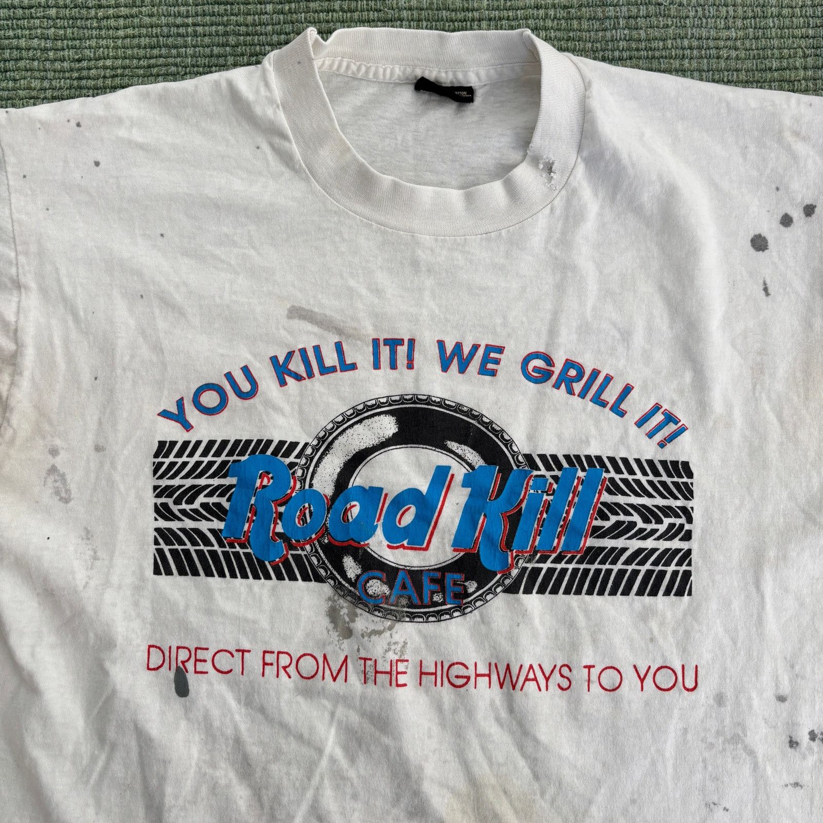 Vintage Vintage thrashed Road Kill Cafe hard rock parody tee shirt Size US L / EU 52-54 / 3 - 2 Thumbnail