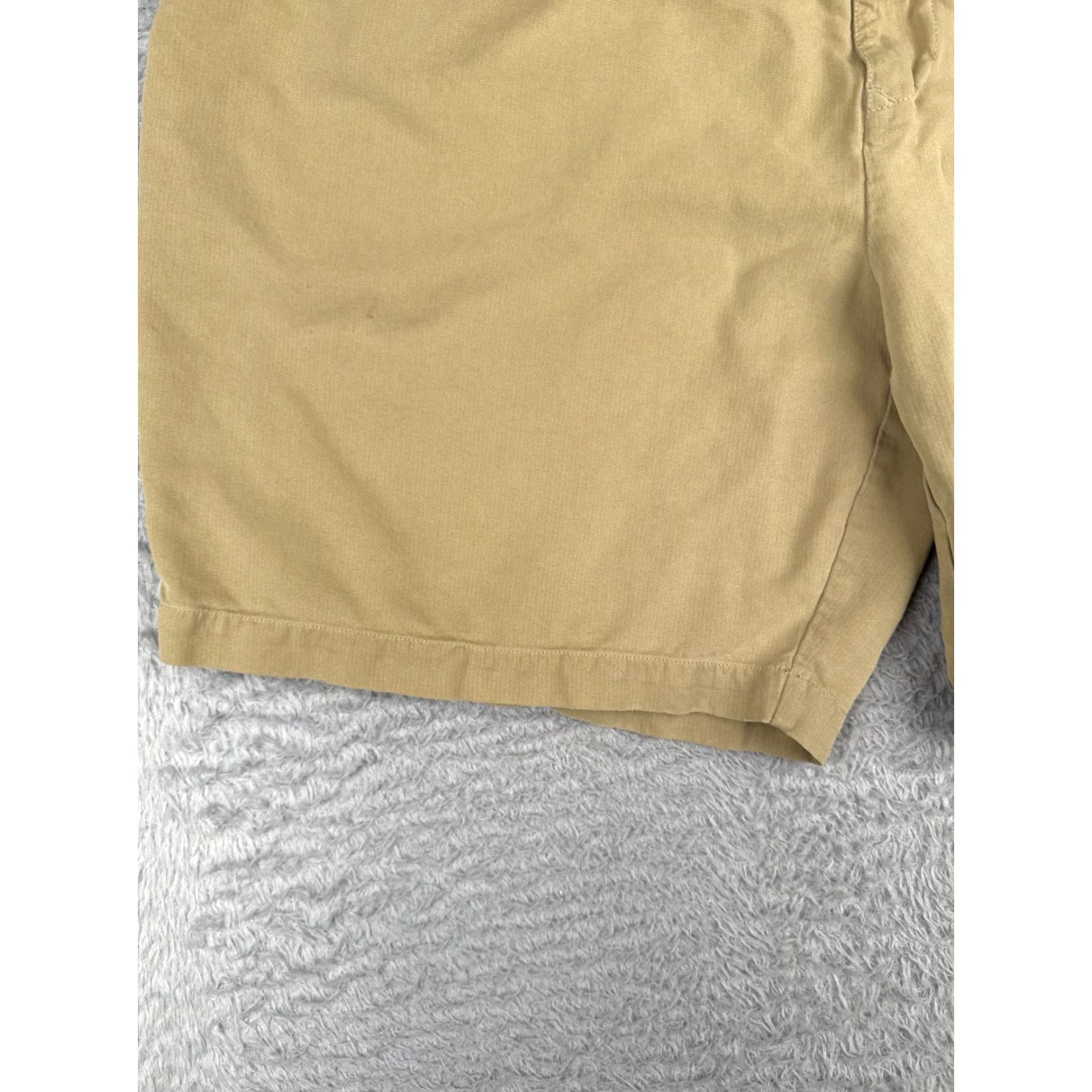 Tommy Bahama Tommy Bahama Shorts Men 40 Beige Bermuda Pleated 100% Silk Beach Resort 38x8 Size US 40 / EU 56 - 3 Thumbnail