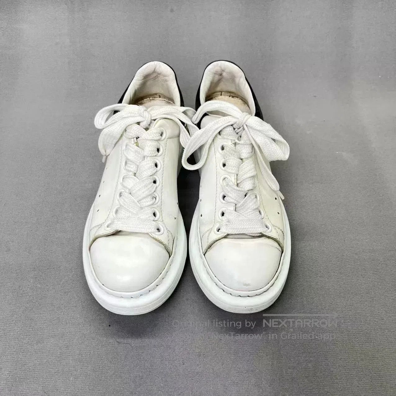 Alexander McQueen Alexander McQueen Suede Black Tail White Sneakers. Size US 5 / IT 35 - 2 Thumbnail