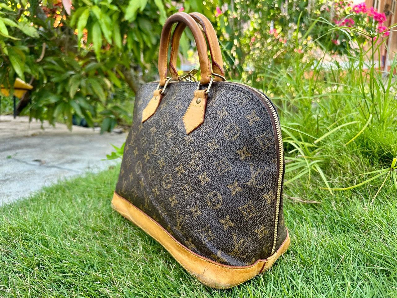 Louis Vuitton Authentic Louis Vuitton Monogram Canvas Alma PM Bag Size ONE SIZE - 2 Thumbnail