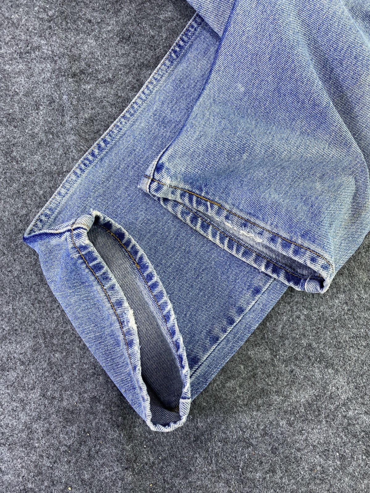 Jean × Levi's × Vintage VINTAGE LEVIS 505 DISTRESS BLUE WASH JEANS - J895 Size US 31 - 10 Thumbnail