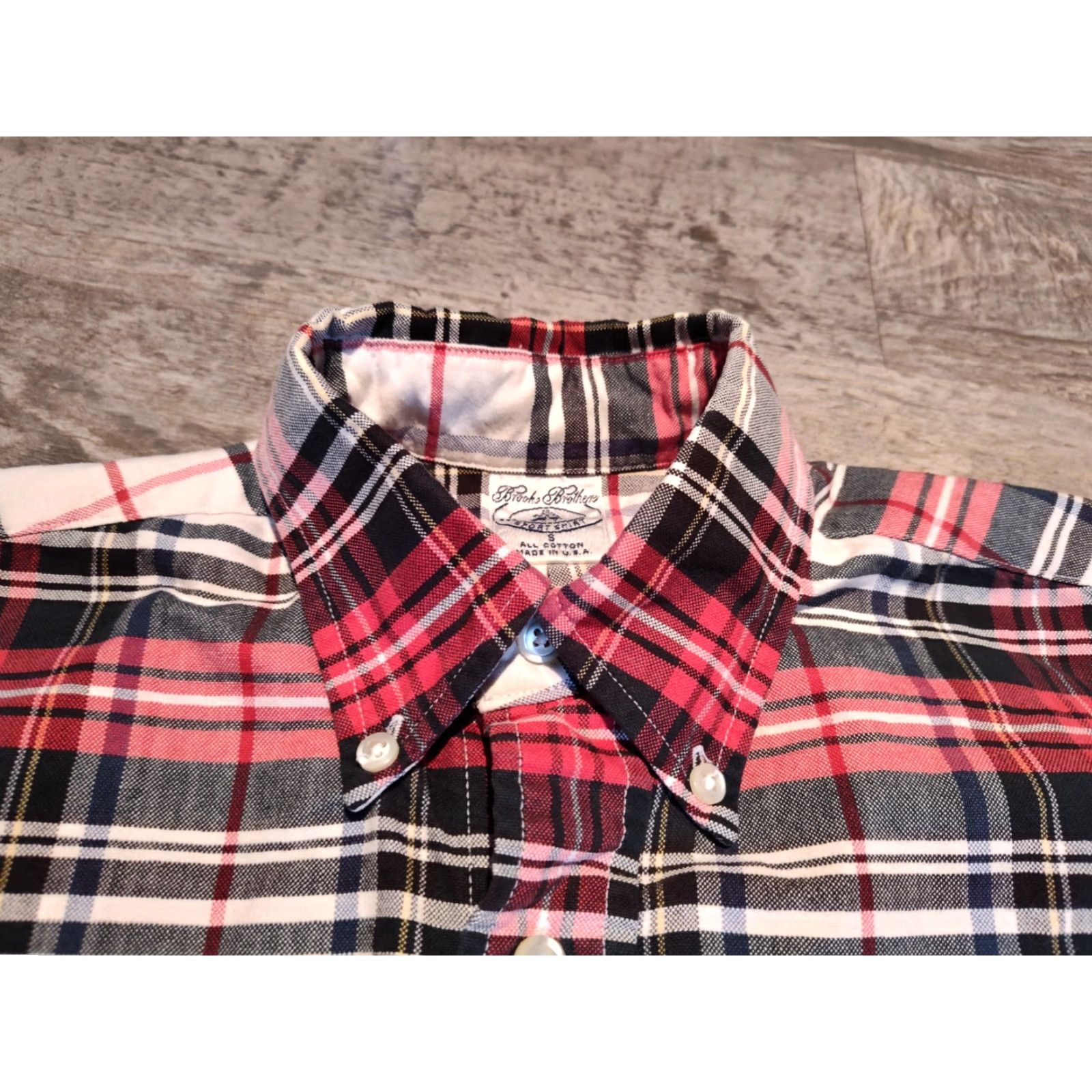 Brooks Brothers Vintage Brooks Brothers Men’s Button-Down Shirt S Red Green Plaid USA Made 90s Casual Size US S / EU 44-46 / 1 - 6 Thumbnail