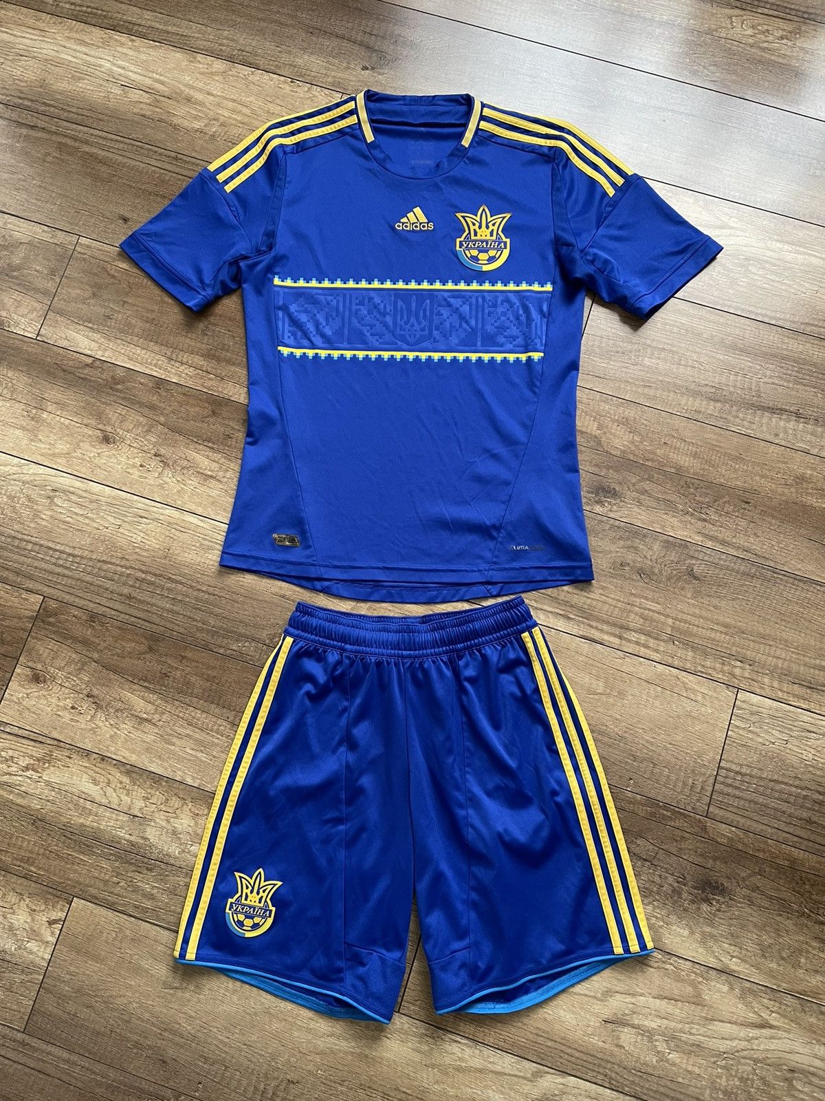 Adidas 2012 Adidas Ukraine Vintage Soccer Suit Jersey And Shorts Size US S / EU 44-46 / 1 - 2 Thumbnail