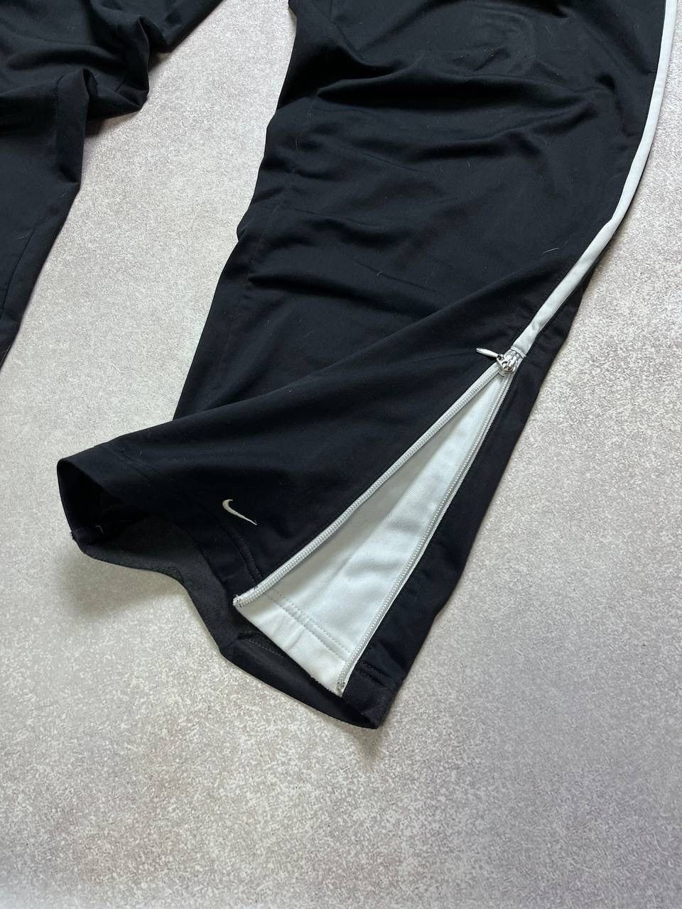 Nike × Vintage Vintage Nike Swoosh Baggy Trackpants Gorpcore L Size US 34 / EU 50 - 3 Thumbnail