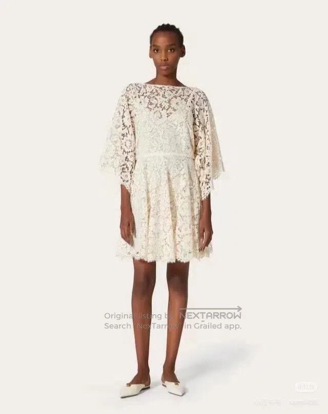 Valentino Valentino Lace heavy work dress Size XS / US 0-2 / IT 36-38 - 6 Thumbnail