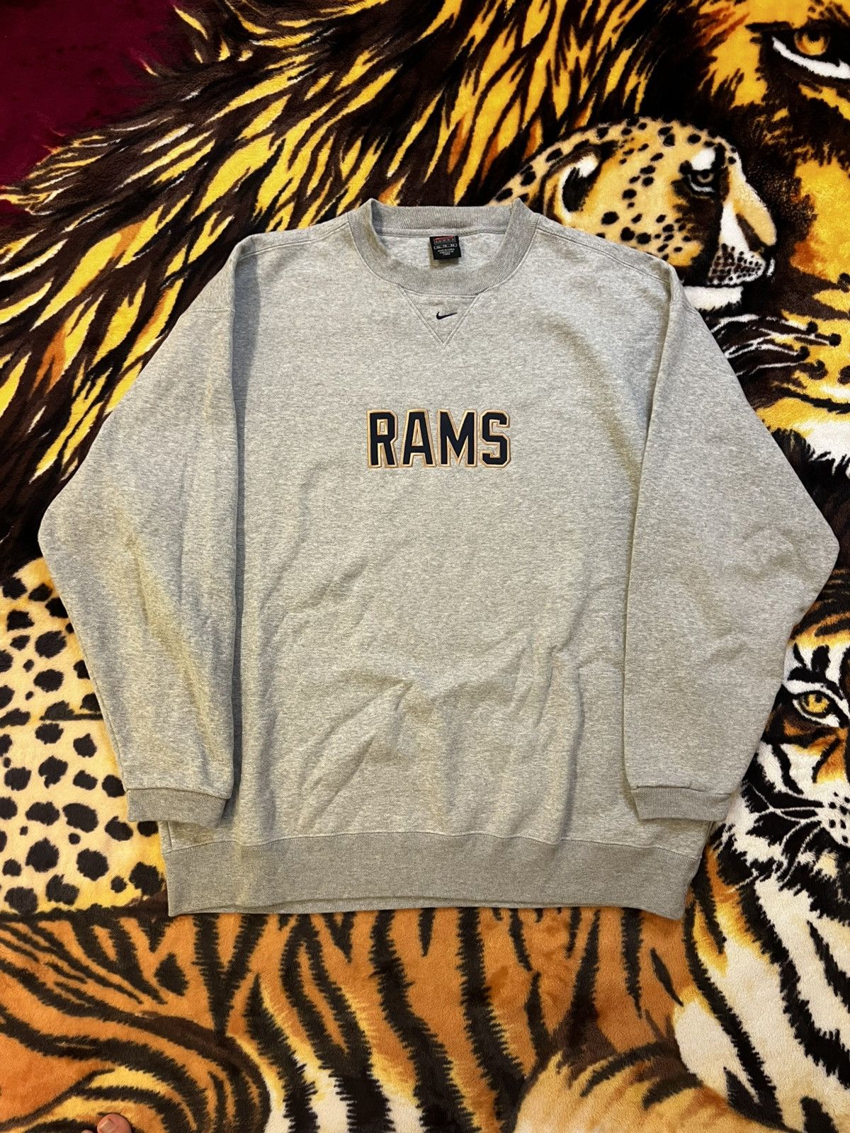 NFL × Nike × Vintage NIKE Center Check St. Louis Rams NFL Crewneck Size US XL / EU 56 / 4 - 1 Thumbnail