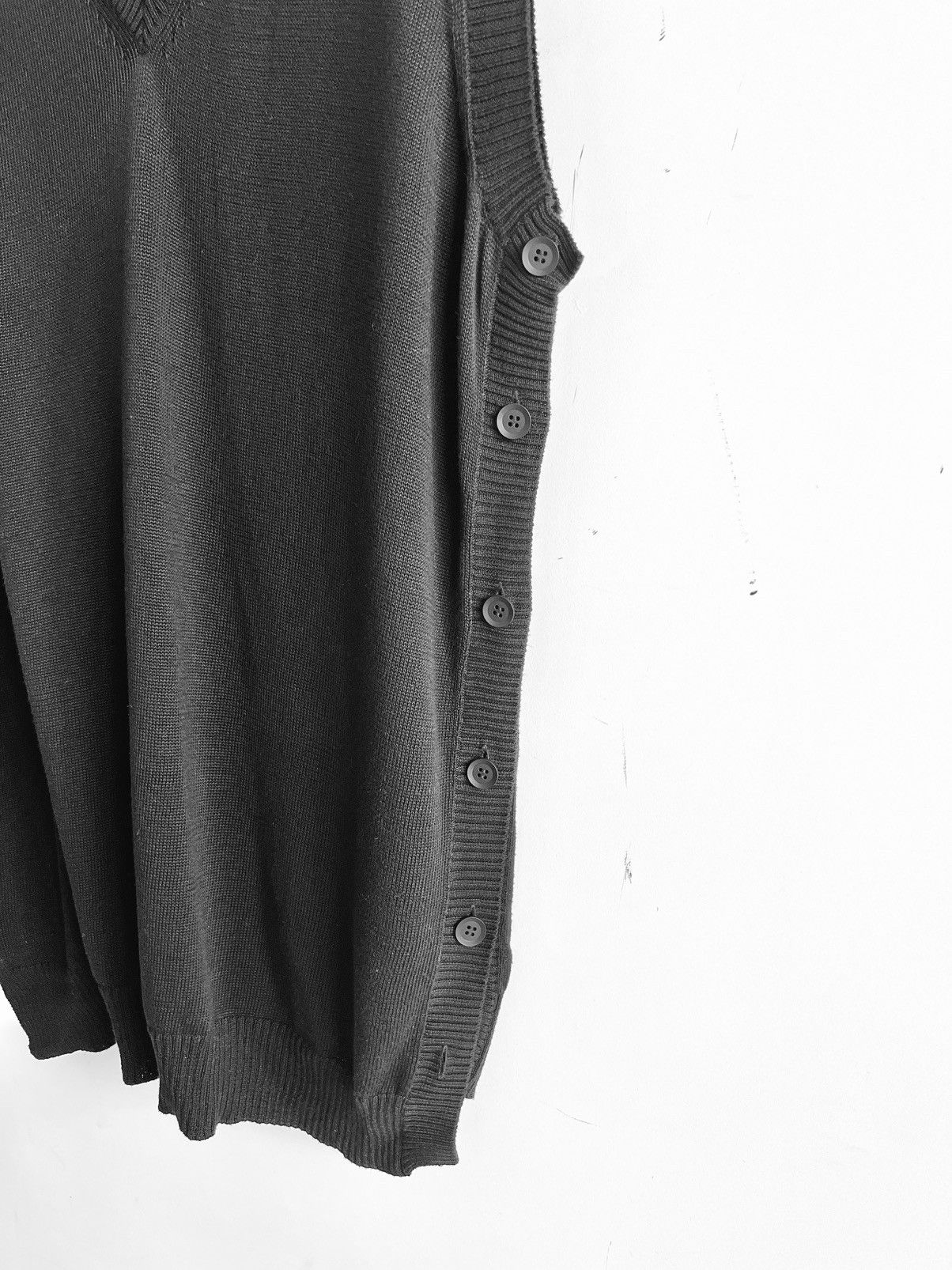 Yohji Yamamoto Yohji Yamamoto Pour Homme - 12G PLAIN STITCH V NECK VEST Size US L / EU 52-54 / 3 - 10 Thumbnail