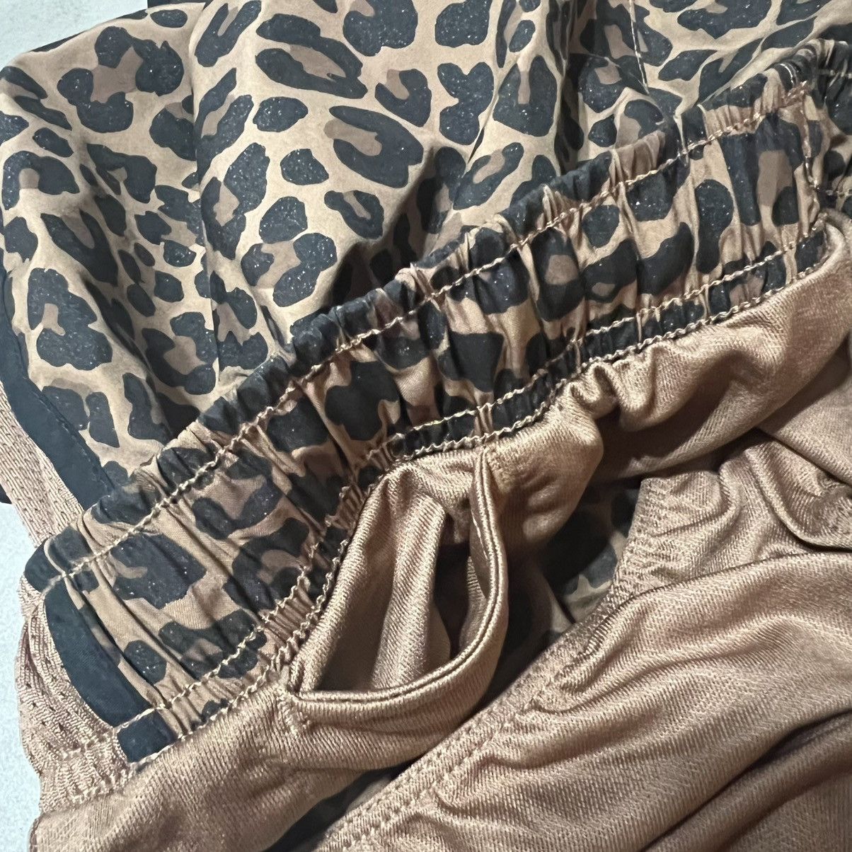 Nike Dri Fit Tempo Leopard Print Shorts SZ M Size 26" / US 2 / IT 38 - 8 Thumbnail