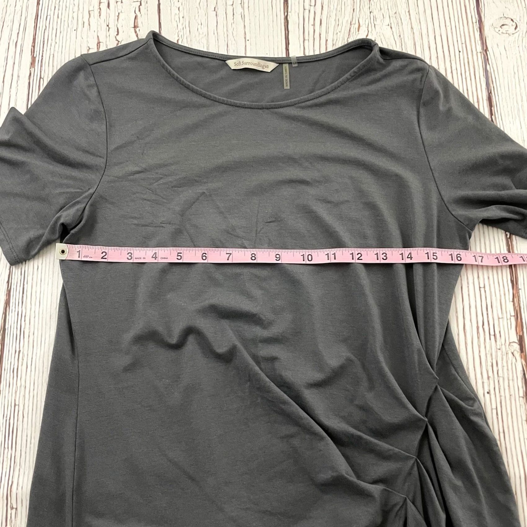 Soft Surroundings Soft Surroundings Blouse Shirt Gray PS Petite Women Short Sleeve Rouched Front Top Size S / US 4 / IT 40 - 3 Thumbnail