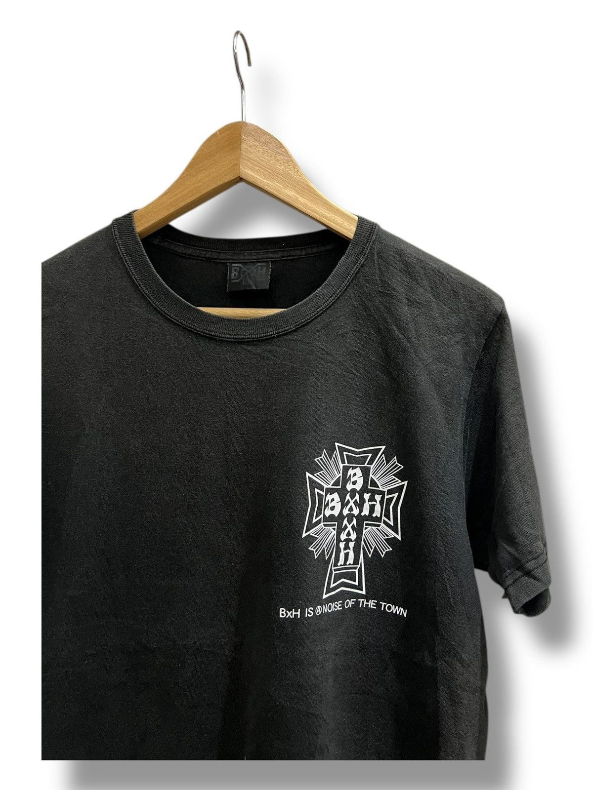 Bounty Hunter Vintage Bounty Hunter x signature BxH cross logo graphic Size US M / EU 48-50 / 2 - 5 Thumbnail