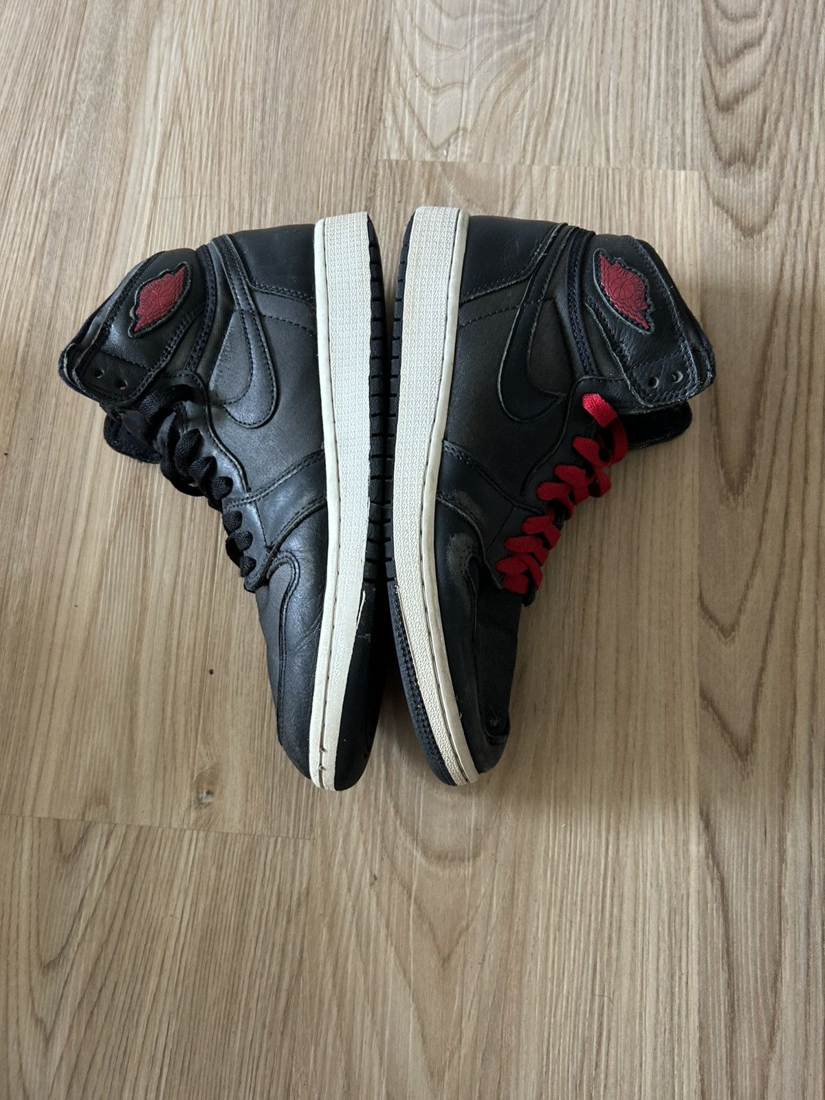 Jordan Brand Jordan 1 High Black Satin Gym Red Size 7Y Size US 7 / EU 40 - 5 Thumbnail