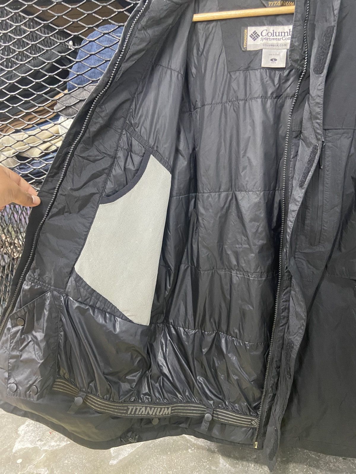 Columbia × Weatherproof WATERPROOF TITANIUM OMNITECH JACKET Size US L / EU 52-54 / 3 - 8 Thumbnail