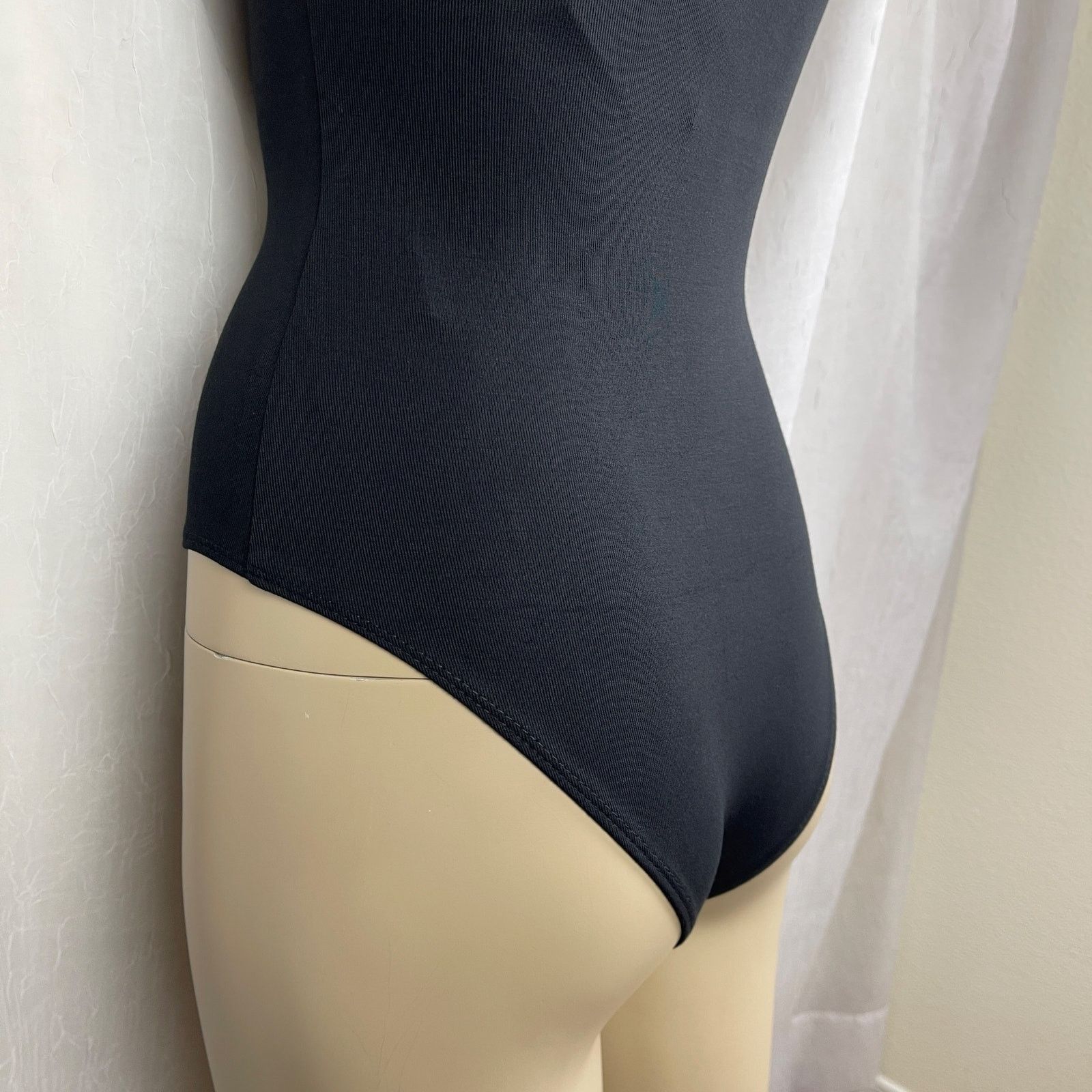 Forever 21 Forever 21 Low Scoop Back Short Sleeve Bodysuit Black NWT XS Size XS / US 0-2 / IT 36-38 - 16 Thumbnail