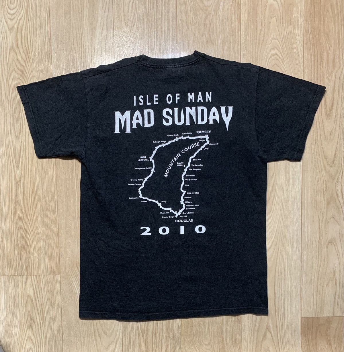 Vintage Isle Of Man Mad Sunday 2010 Vintage T-Shirt Size US L / EU 52-54 / 3 - 9 Thumbnail