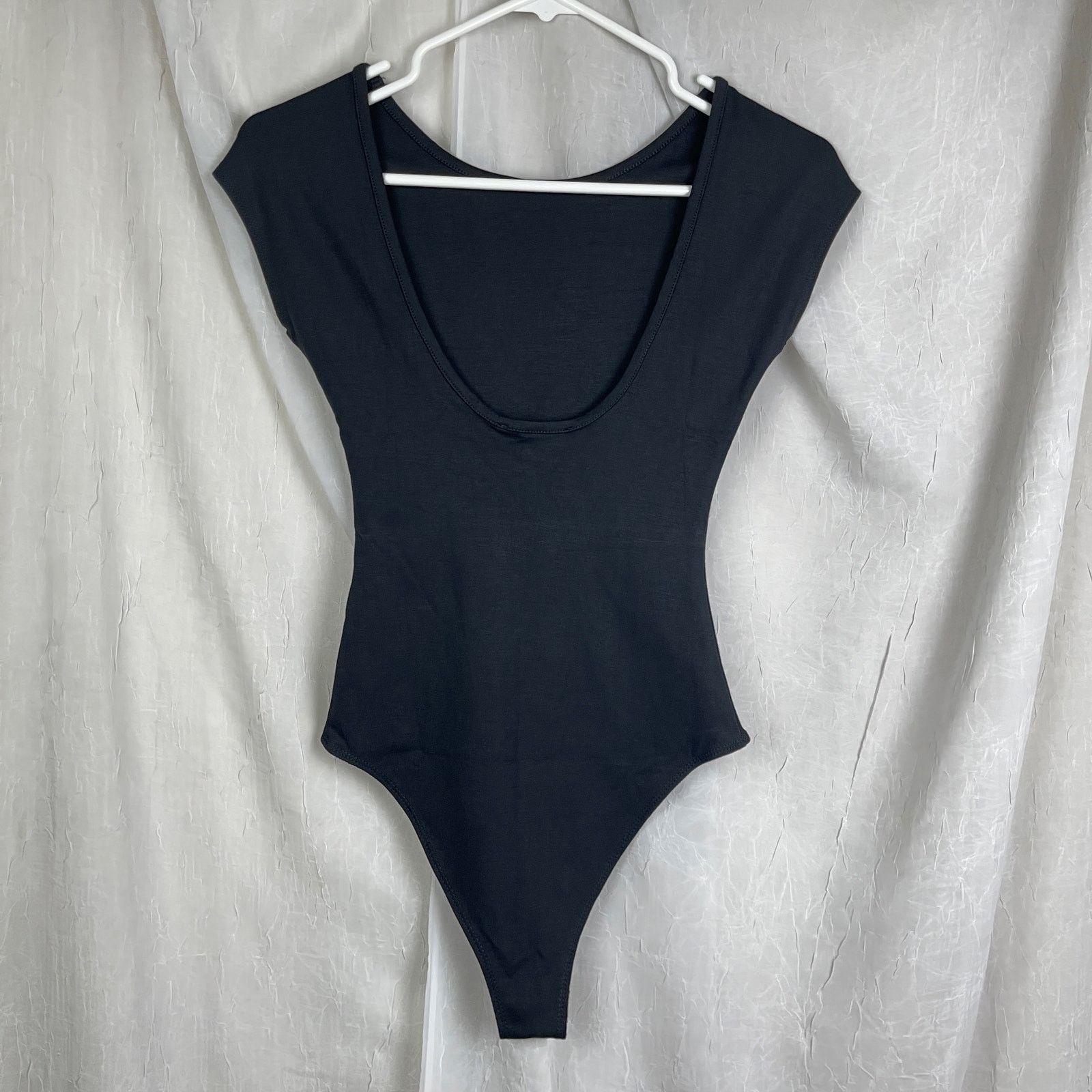 Forever 21 Forever 21 Low Scoop Back Short Sleeve Bodysuit Black NWT XS Size XS / US 0-2 / IT 36-38 - 20 Thumbnail