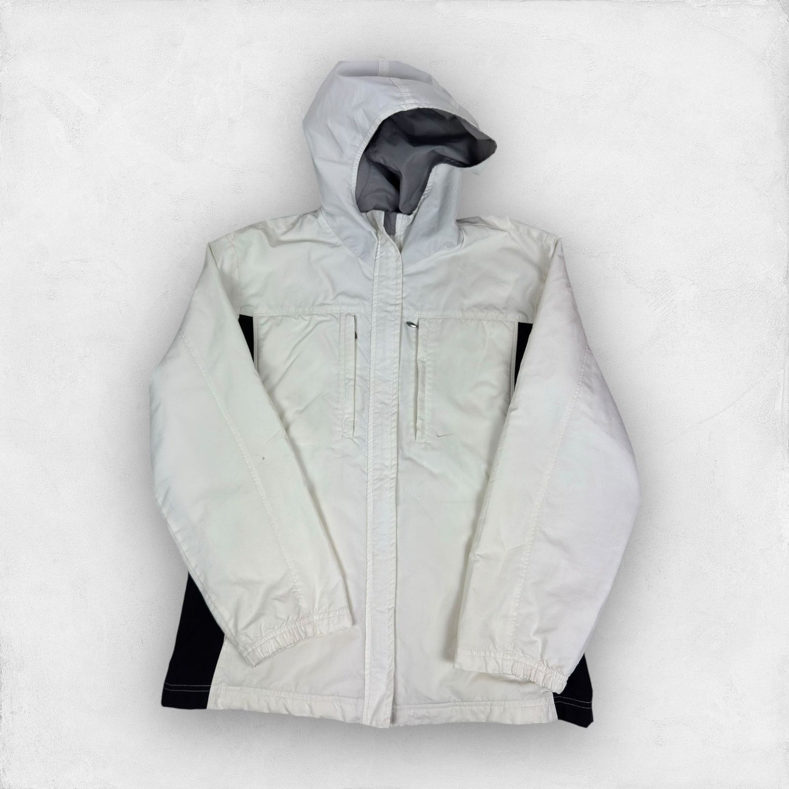 Nike Nike Womens White Swoosh Full Zip Windbreaker Jacket S (4-6) Size S / US 4 / IT 40 - 1 Thumbnail