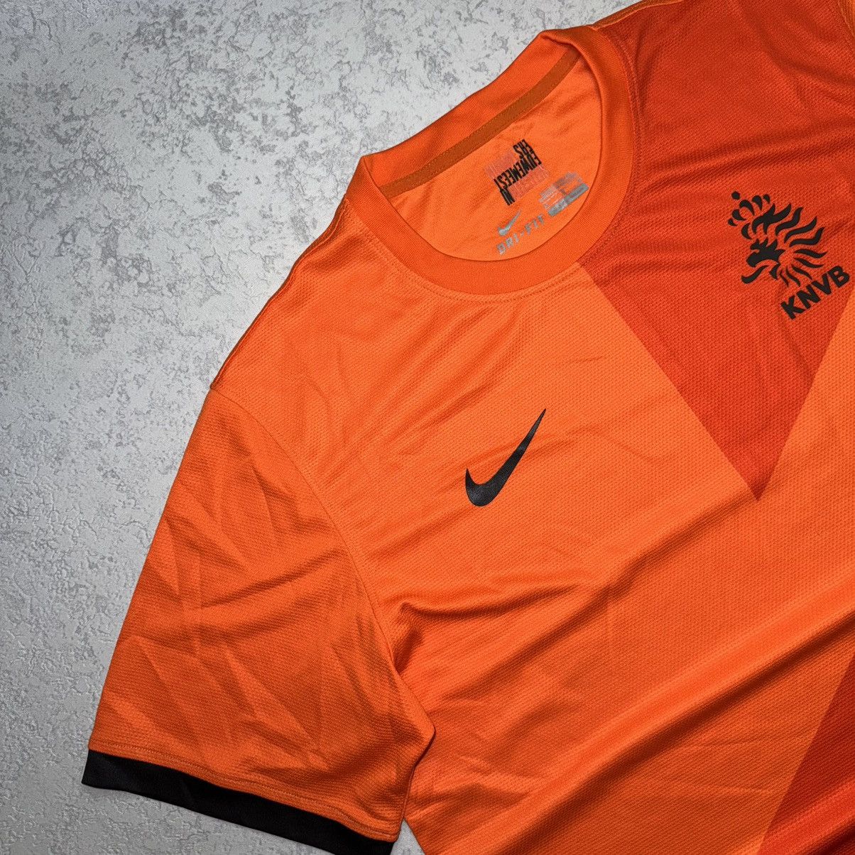 Nike Nike Netherlands 2011-2012 Away T shirt Football jersey Size US M / EU 48-50 / 2 - 3 Thumbnail
