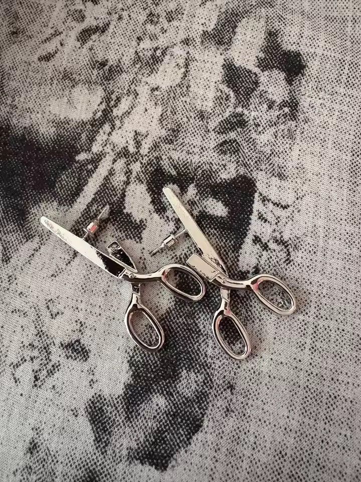 Jewelry Punk Aesthetic "Broken" Scissors Earrings Size ONE SIZE - 5 Thumbnail