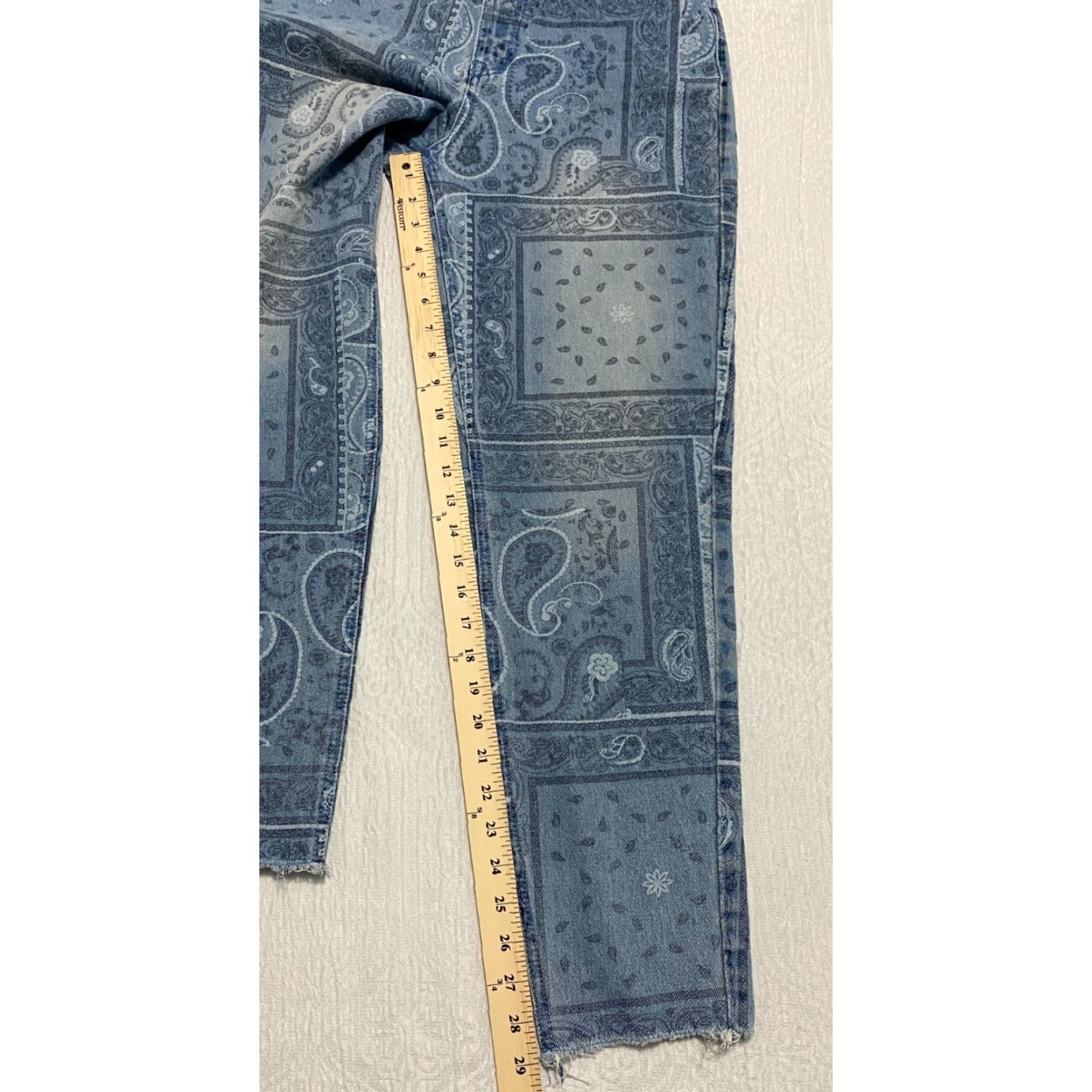 Missguided Missguided Jeans Womens 6 High Rise Mom Denim Blue Paisley 5-Pocket Distressed Bandana Pattern Jeans Mens? Size 28" / US 6 / IT 42 - 5 Thumbnail