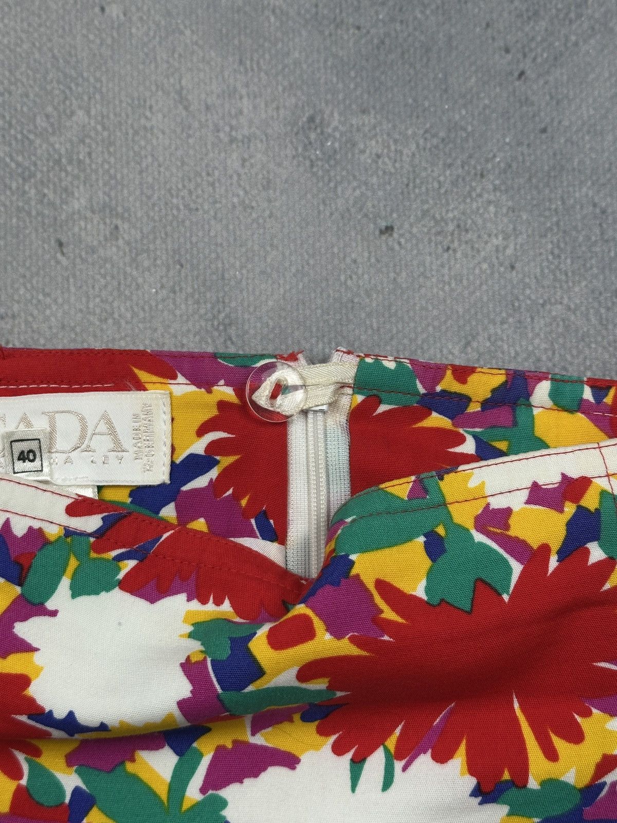 Escada Vintage Escada by Margaretha Floral Print Cotton Mini Skirt Size 32" / US 10 / IT 46 - 9 Thumbnail