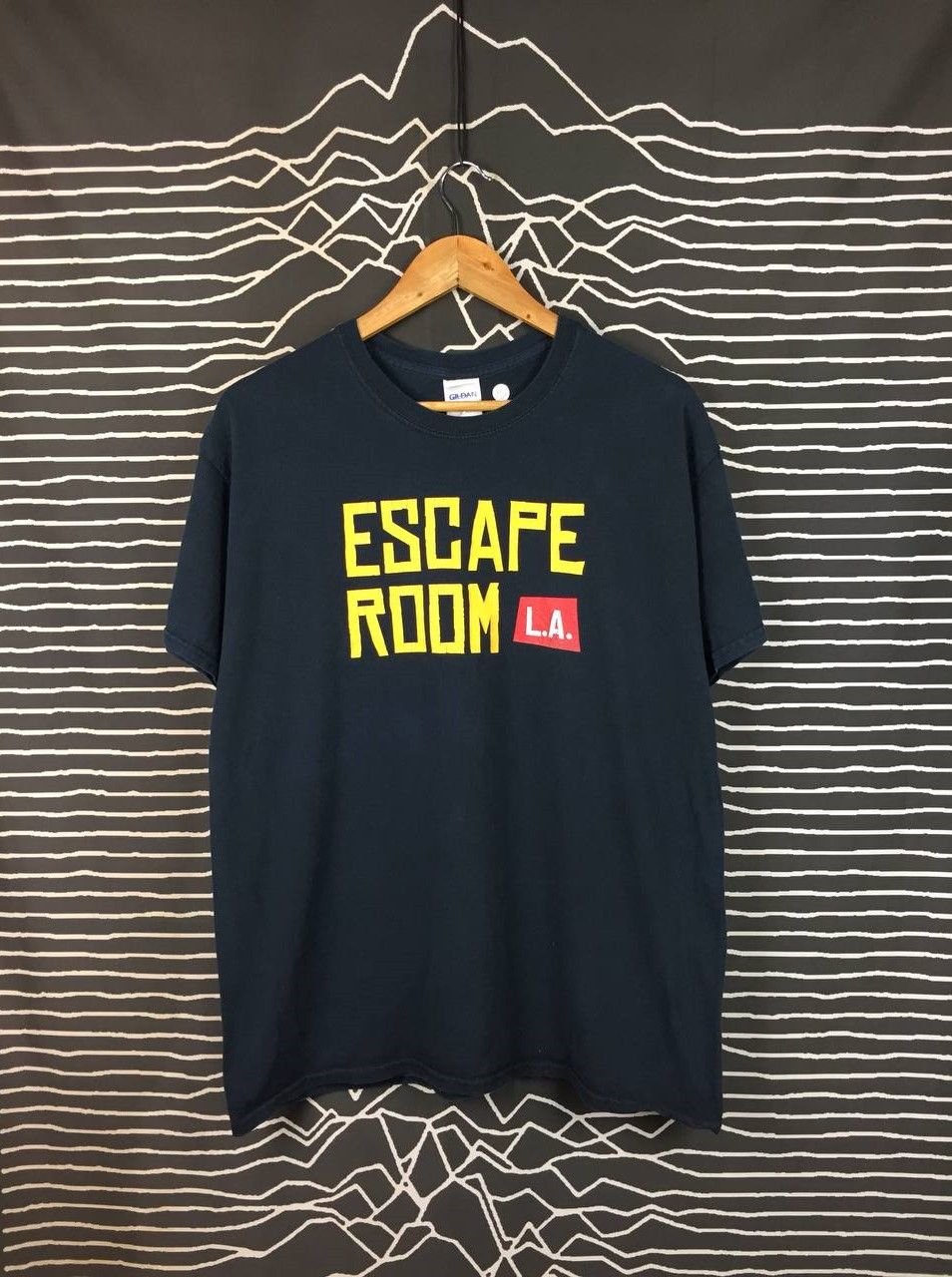 Gildan Escape Room L.A. Distressed Logo Promotional Tee Size US L / EU 52-54 / 3 - 2 Thumbnail