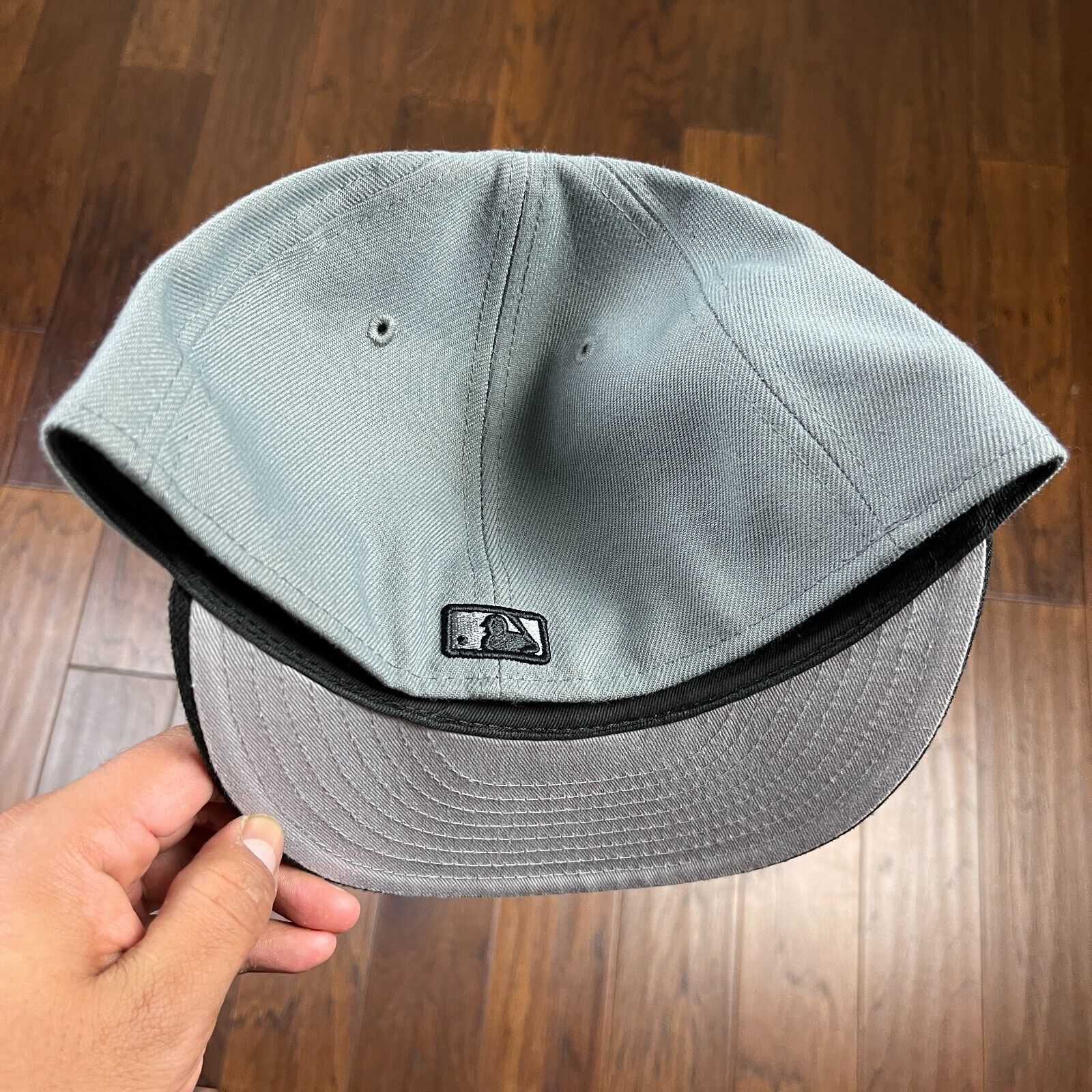 New Era Atlanta Braves New Era Gray Black Fitted Hat Cap Size 7 1/4 Size ONE SIZE - 4 Thumbnail