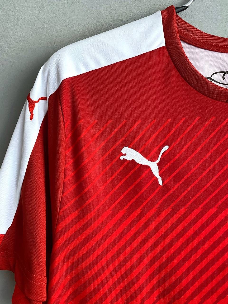 Puma Austria National Team 2015/2016 Home Soccer Jersey, Size L Size US L / EU 52-54 / 3 - 6 Thumbnail
