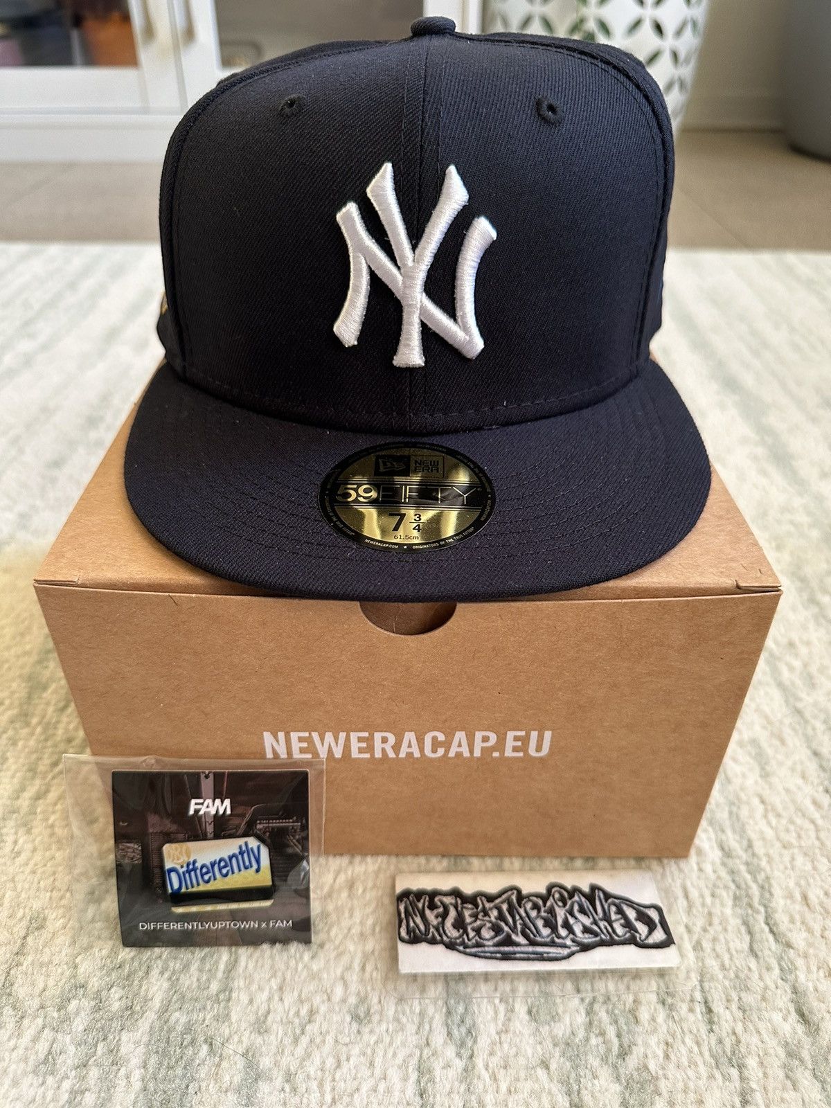 New Era × New York Yankees New York Yankees 1999 World Series Fitted Cap Size 7 3/4 Size 34 - 1 Thumbnail