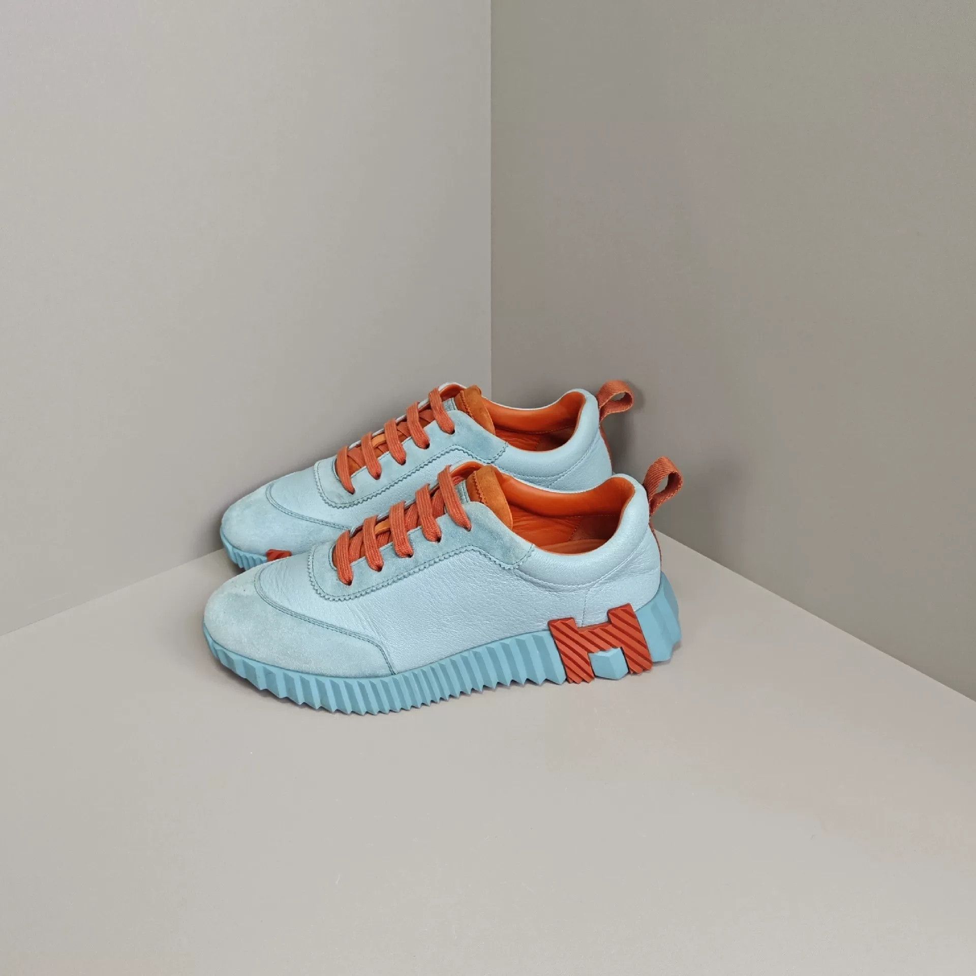 Hermes Hermes Casual Blue Lowtop Sneakers us_6 Women Size US 6 / IT 36 - 1 Thumbnail