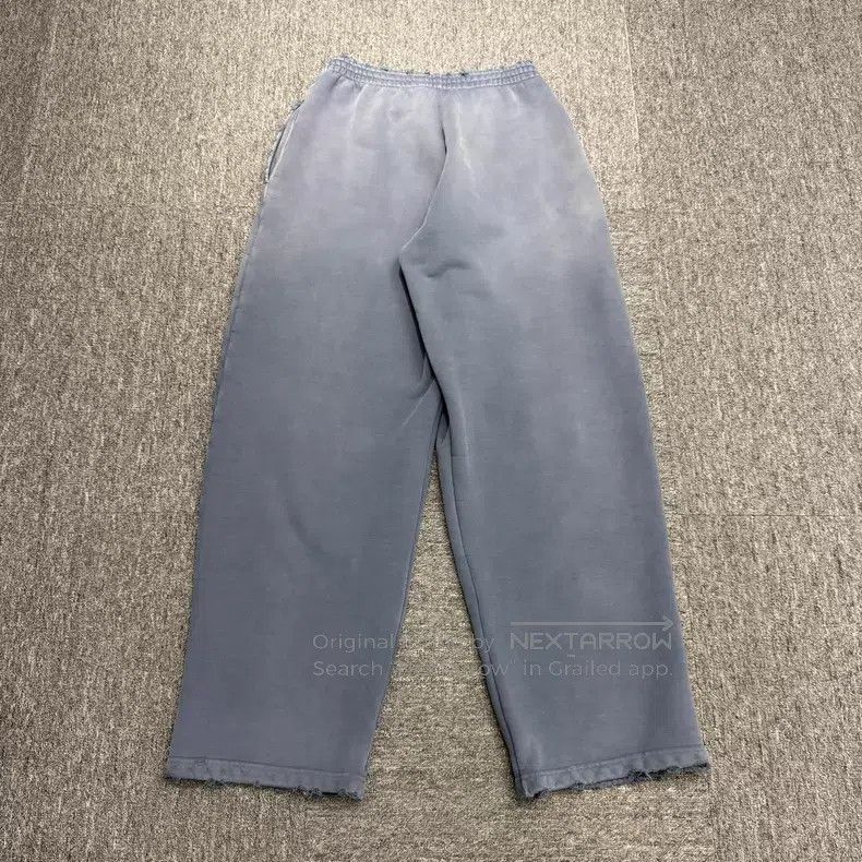 Balenciaga Balenciaga size S Crystal Lettering Sports Pants Size US 27 - 5 Thumbnail