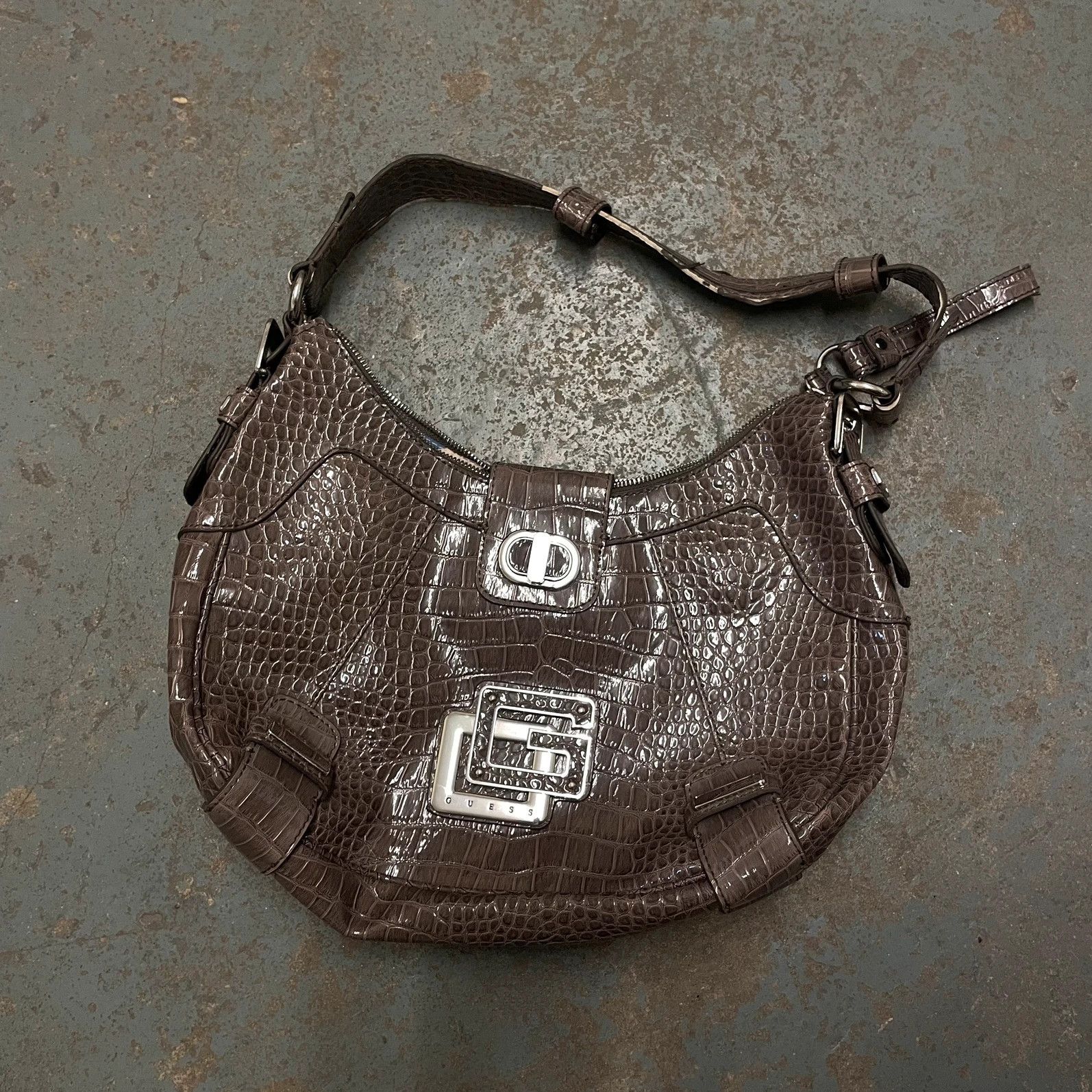 Guess Guess 2000s y2k vintage leather bag Size ONE SIZE - 1 Thumbnail