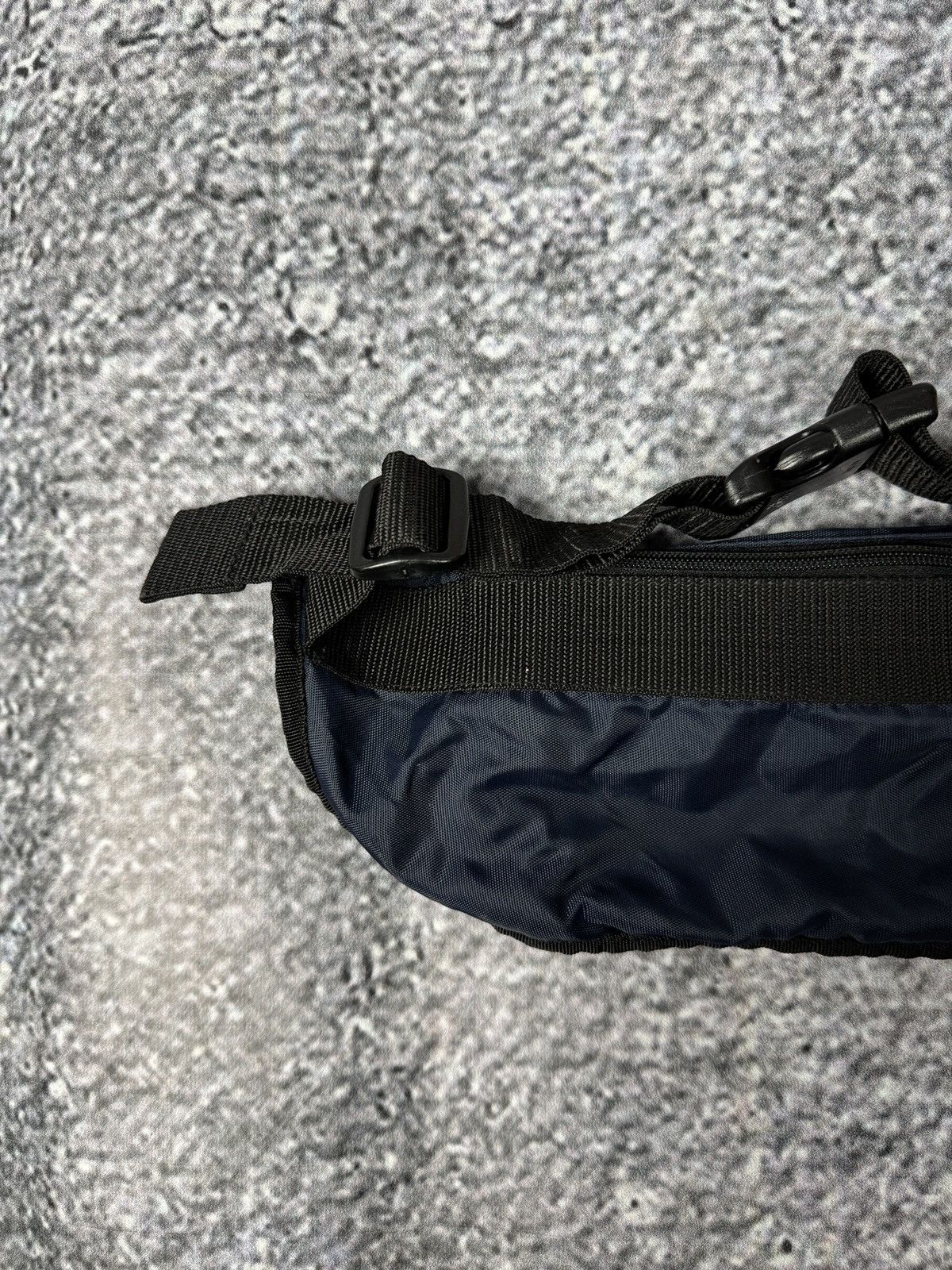 Nike Nike Vintage 90s Waist Bag Swoosh Logo Fanny Pack Belt Bag Size ONE SIZE - 8 Thumbnail