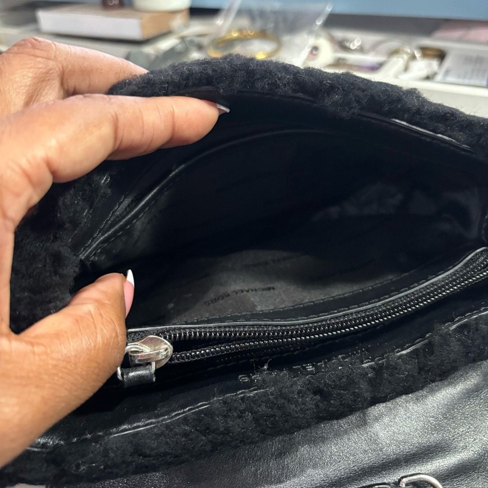 Michael Kors MICHAEL KORS Black Sloan Convertible Shearling Shoulder Bag Size ONE SIZE - 6 Thumbnail