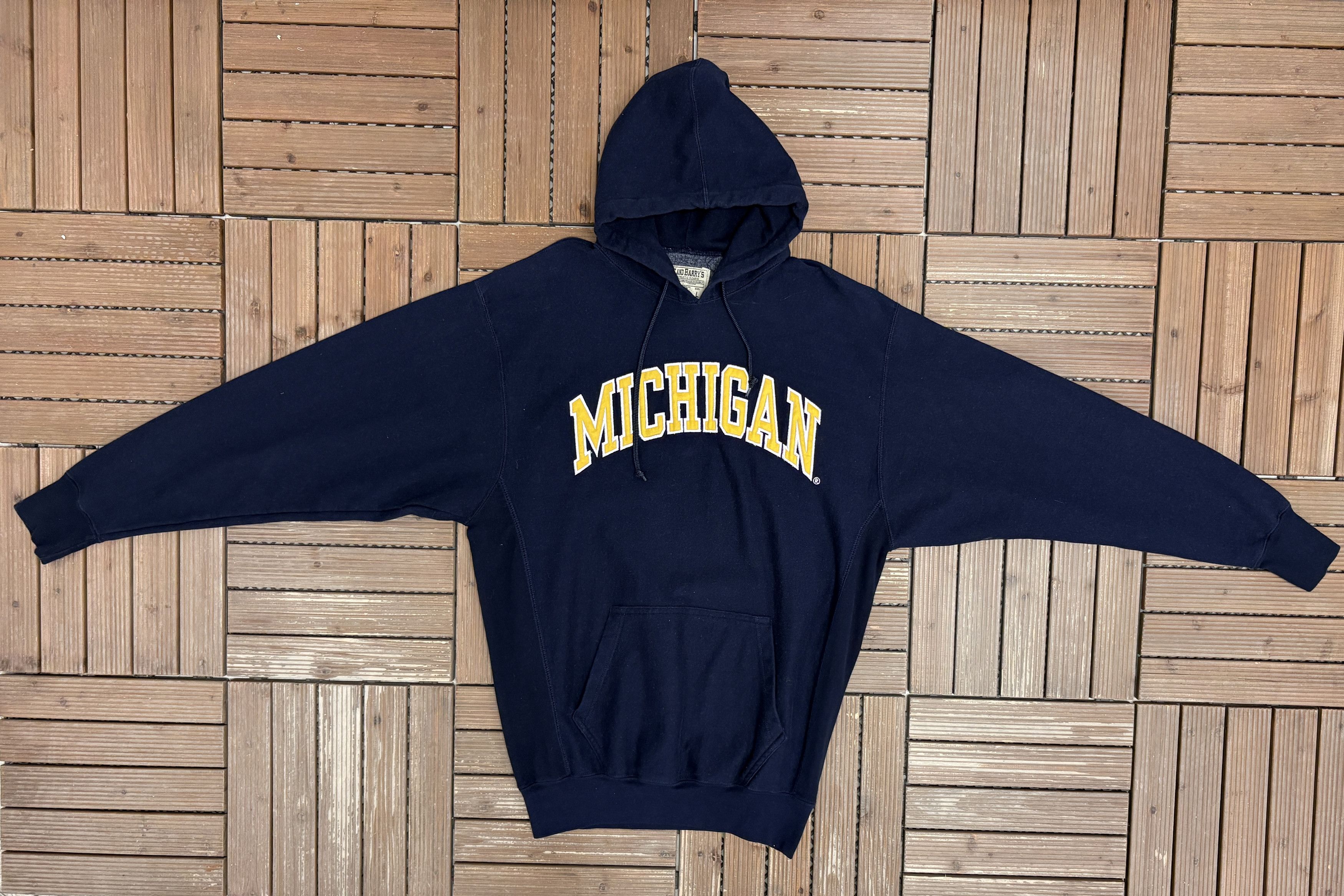 Vintage Michigan Wolverines Stitched Vintage Hoodie Size US L / EU 52-54 / 3 - 5 Thumbnail