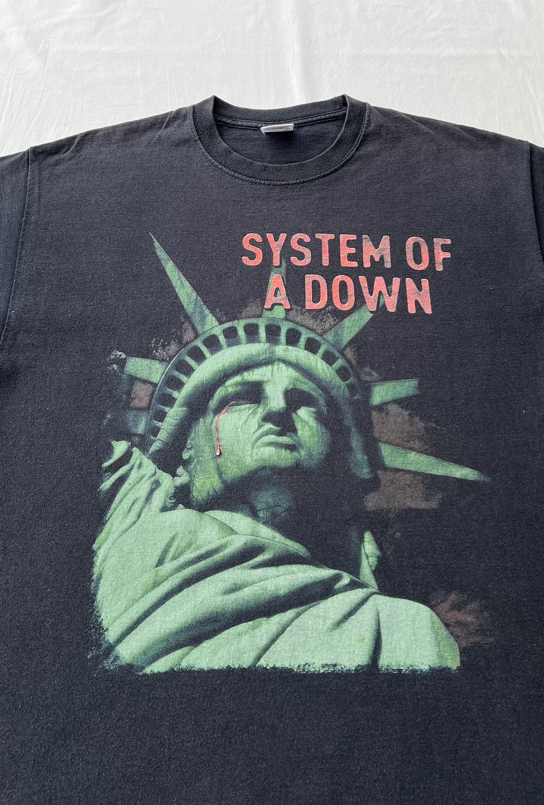 Band Tees Vintage 2000s System of a Down SOAD Sad Statue Black T-shirt Size US M / EU 48-50 / 2 - 5 Thumbnail