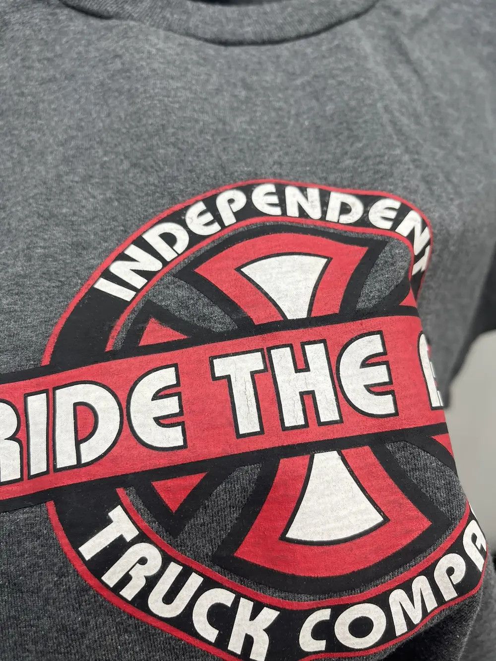 Independent Trading Co. Vintage 90s Independent Skate Trucks Company Tee T-Shirt Size US L / EU 52-54 / 3 - 6 Thumbnail