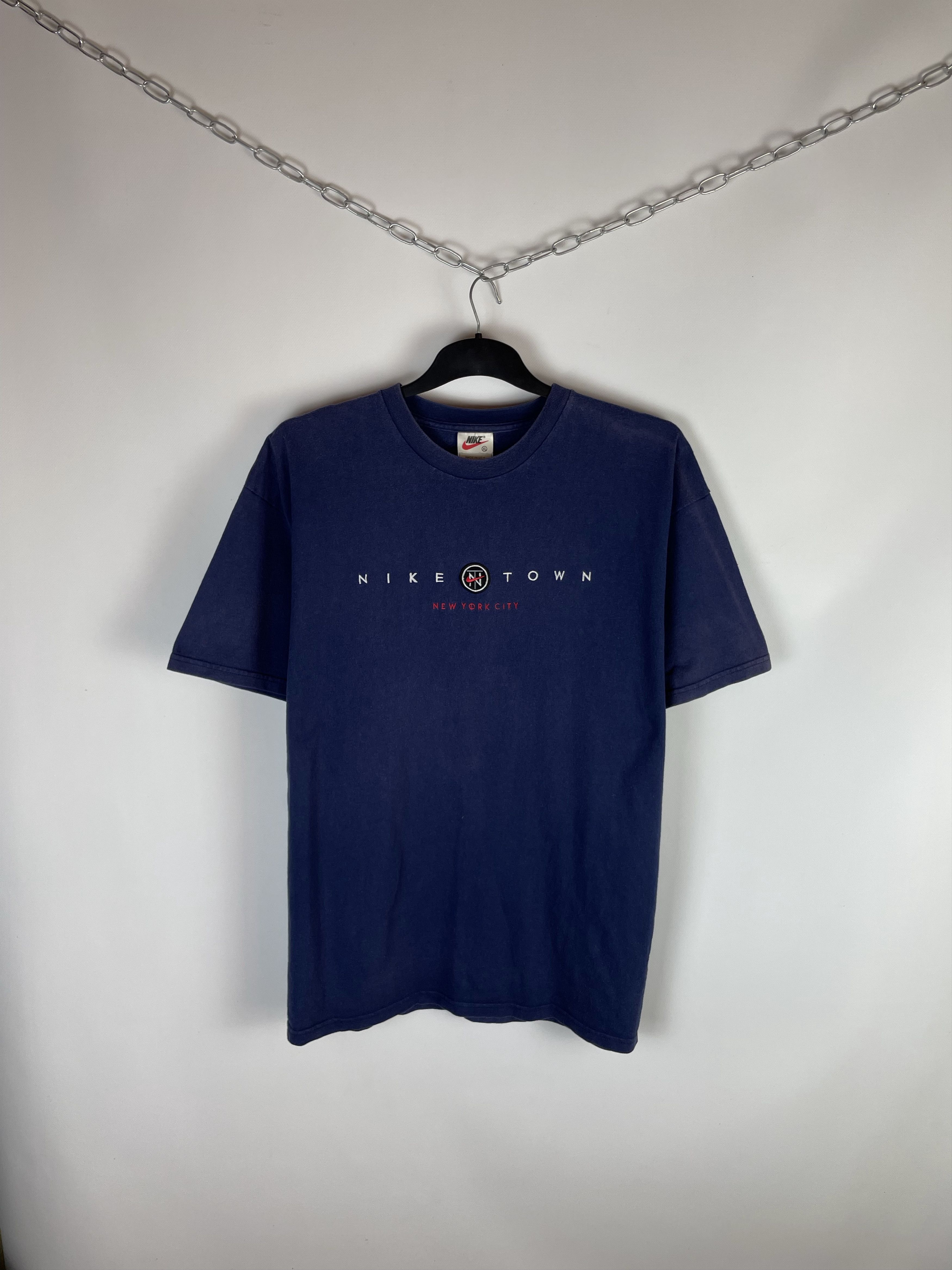Nike Vintage 90’s Nike Town Tee Size US XL / EU 56 / 4 - 1 Thumbnail