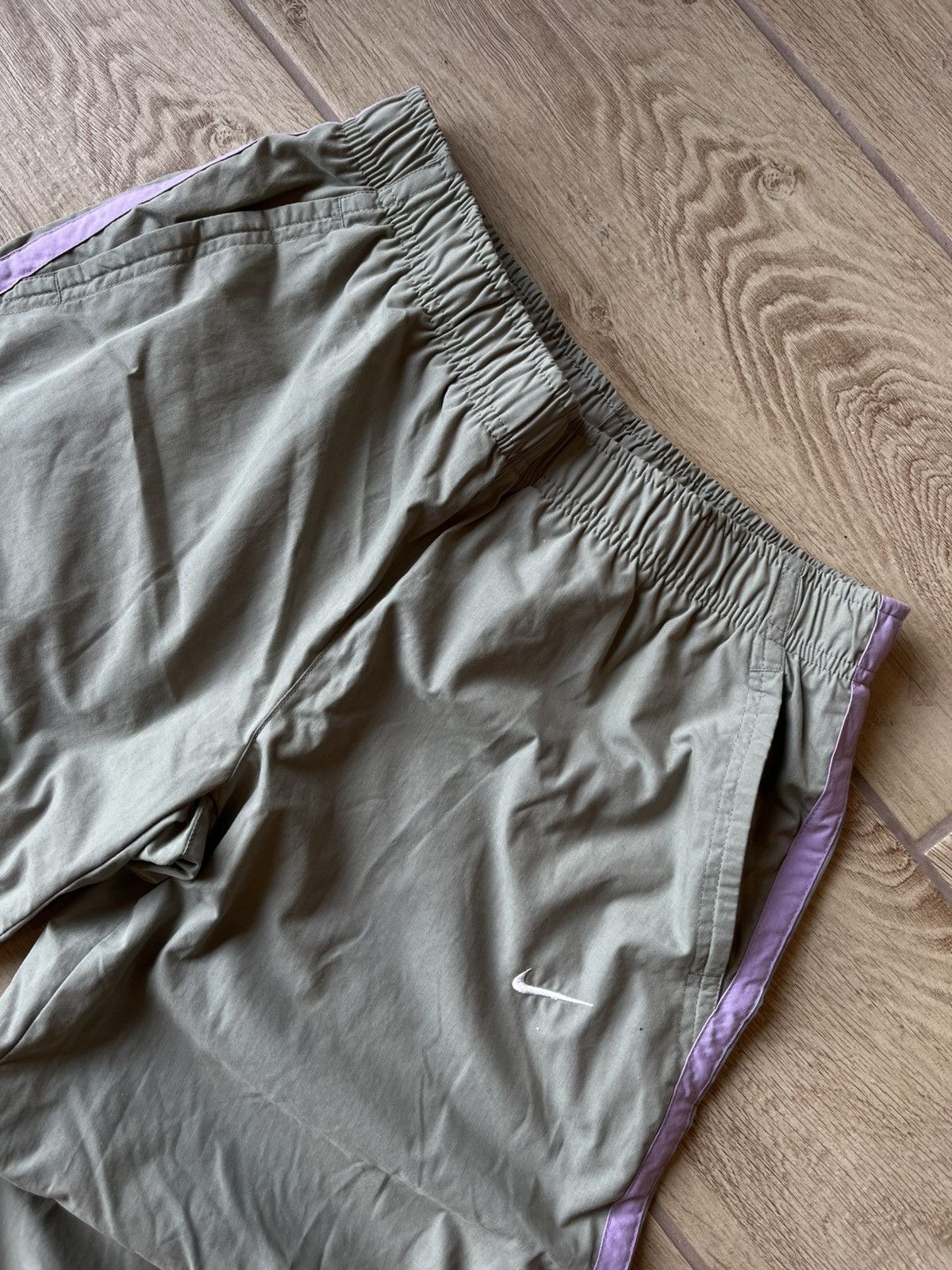Nike Vintage Nike Y2K Nylon Truck Pants Purple Gray Men’s Size S Size US 30 / EU 46 - 5 Thumbnail