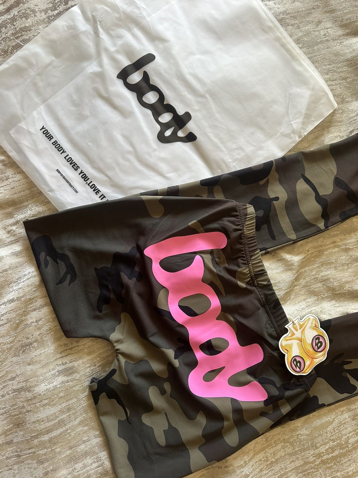 Body by Raven Tracy Complexcon Exclusive Camo/Pink S: Small Body By Raven Tracy Size 27" / US 4 / IT 40 - 5 Thumbnail