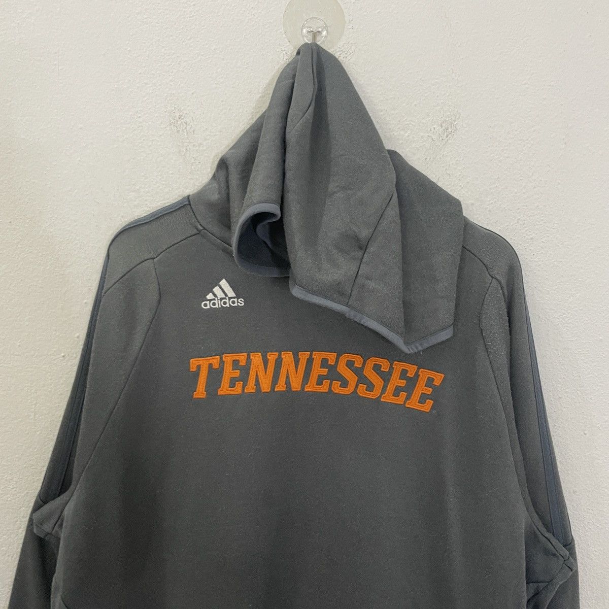 Adidas Vintage Adidas Tennessee Hoodies Size US XL / EU 56 / 4 - 4 Thumbnail