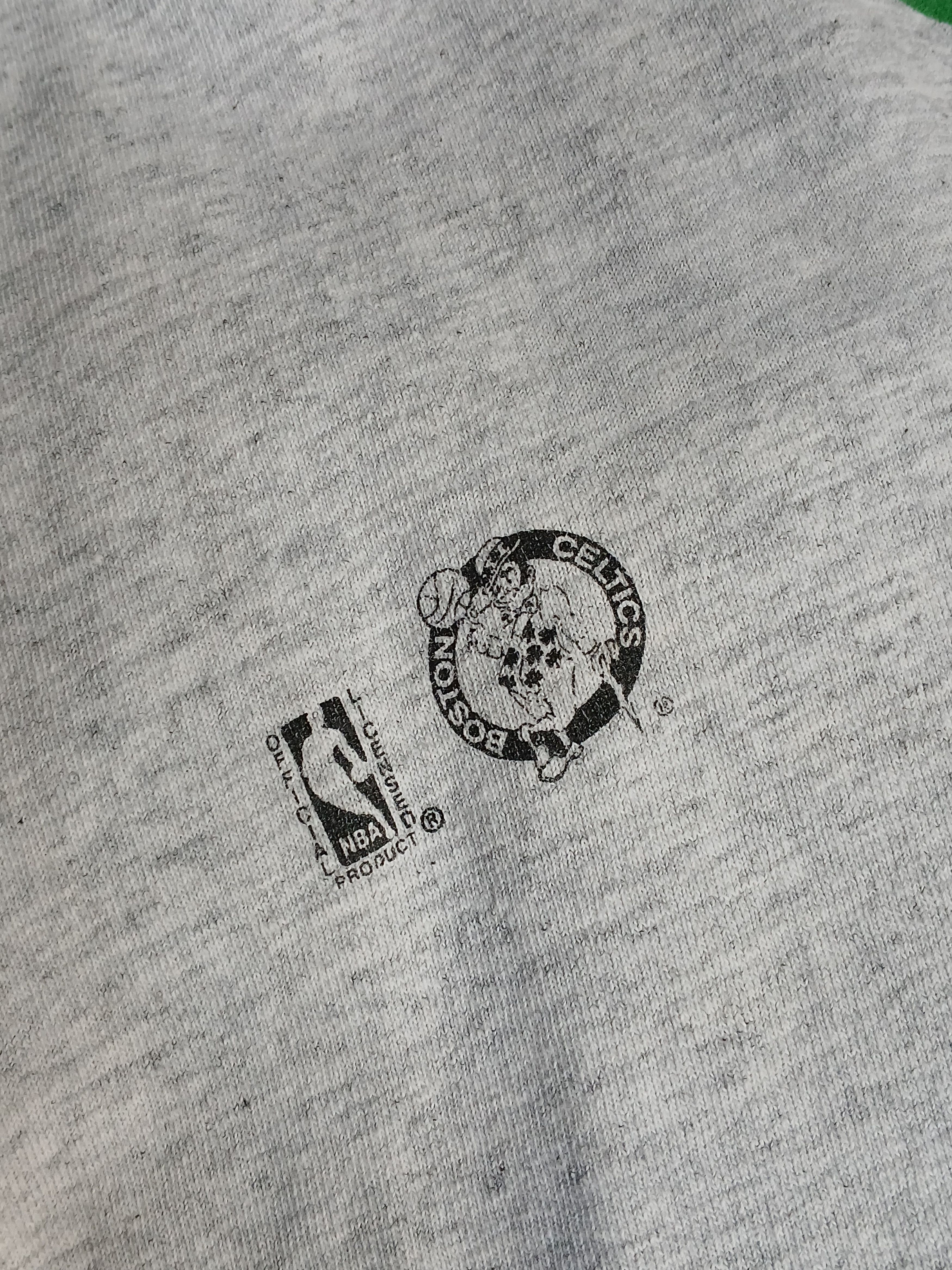 NBA × Vintage Vintage NBA Boston Celtics Basketball T-Shirt Size US L / EU 52-54 / 3 - 4 Thumbnail